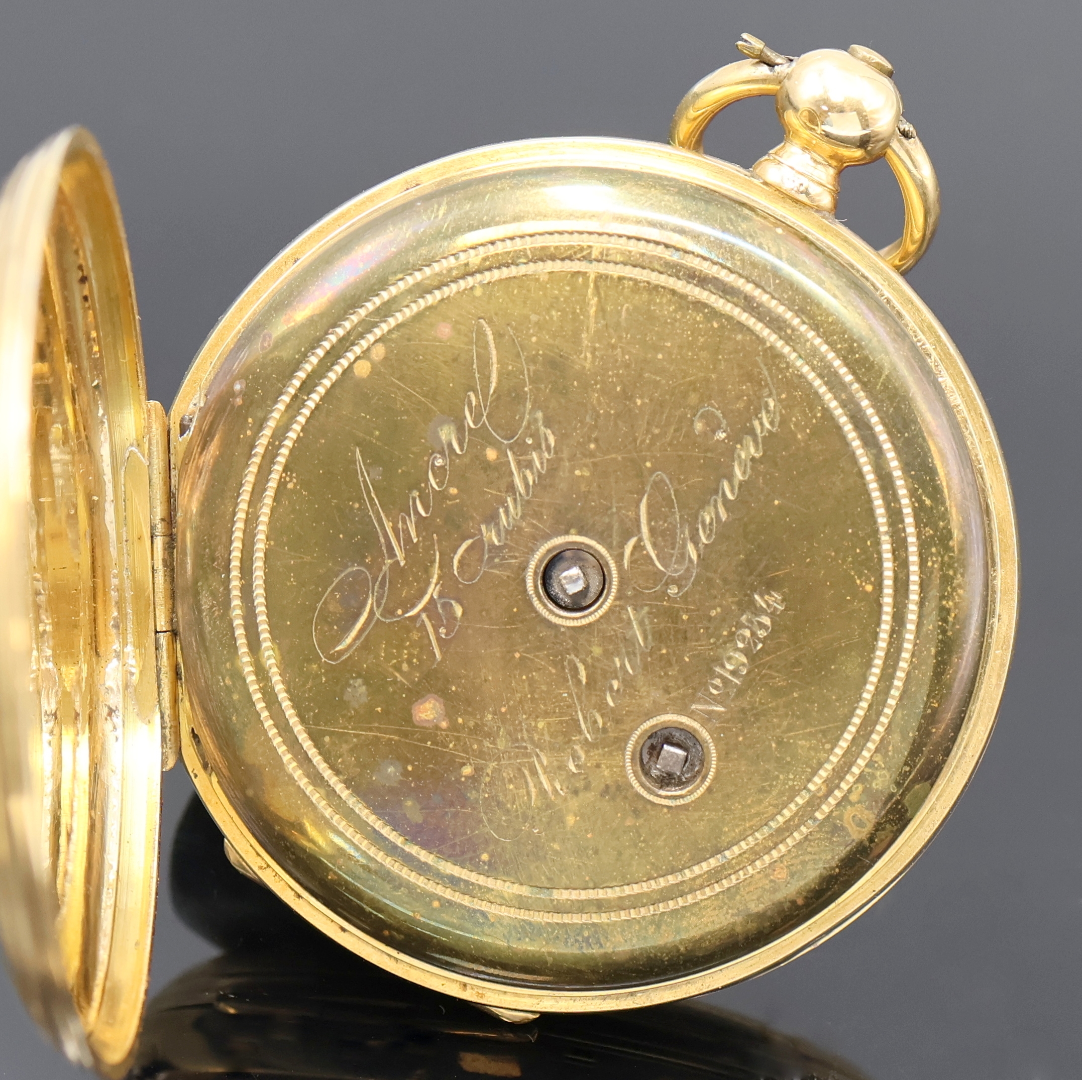 Detail e: ROBERT Geneve Herrensavonette in GG 750/000, Schweiz um 1860, Schlüsselaufzug, guill. 2- Deckel Goldgeh. dell., sign. Metallcuvette, Emailzifferbl., ...