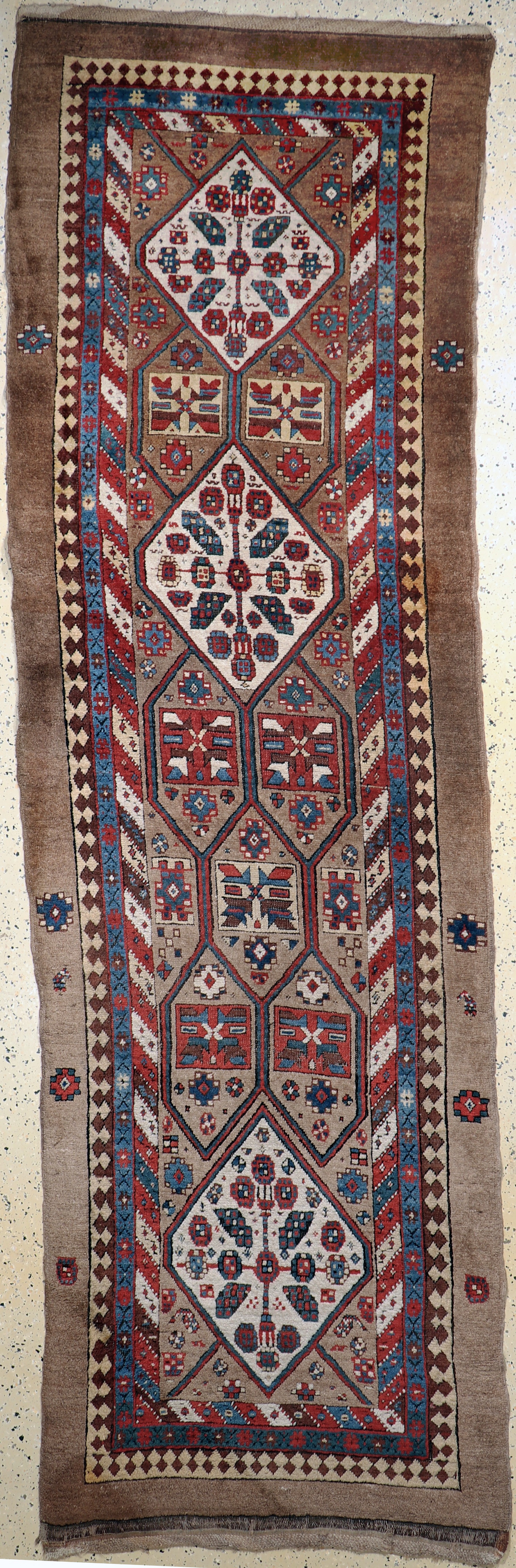 Image 27062486 - Antiker Sarab, Persien, 19.Jhd, Kamel- Wolle, ca. 330 x 103 cm, EHZ: 2(flecken), ...