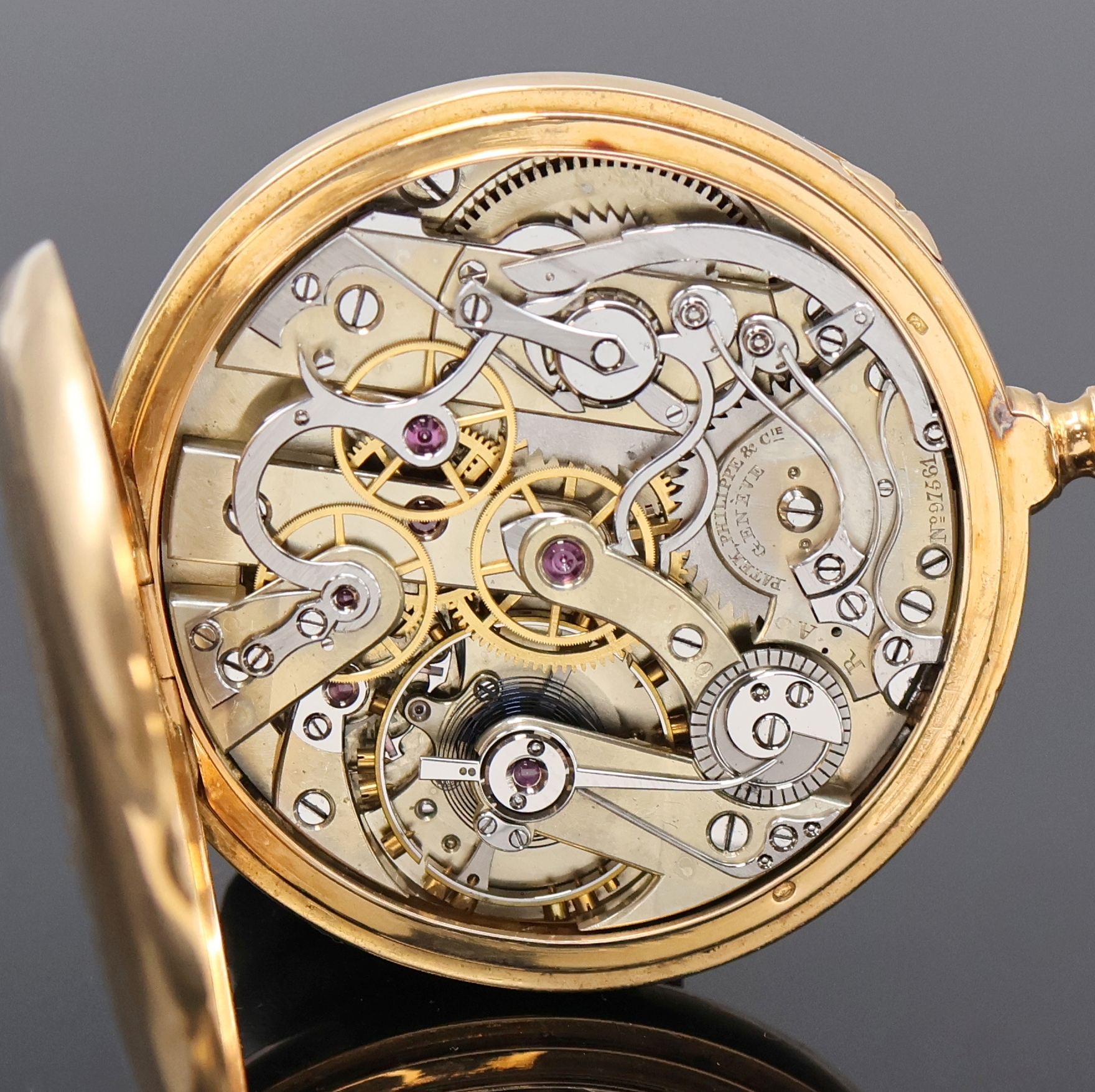 Detail d: PATEK PHILIPPE & CO Herrentaschenuhr mit Chronograph in RG 750/000, Schweiz um 1898, glattes Geh. m. à-Goutte Schlüssen, Rückdeckel u. Cuvette m. ...