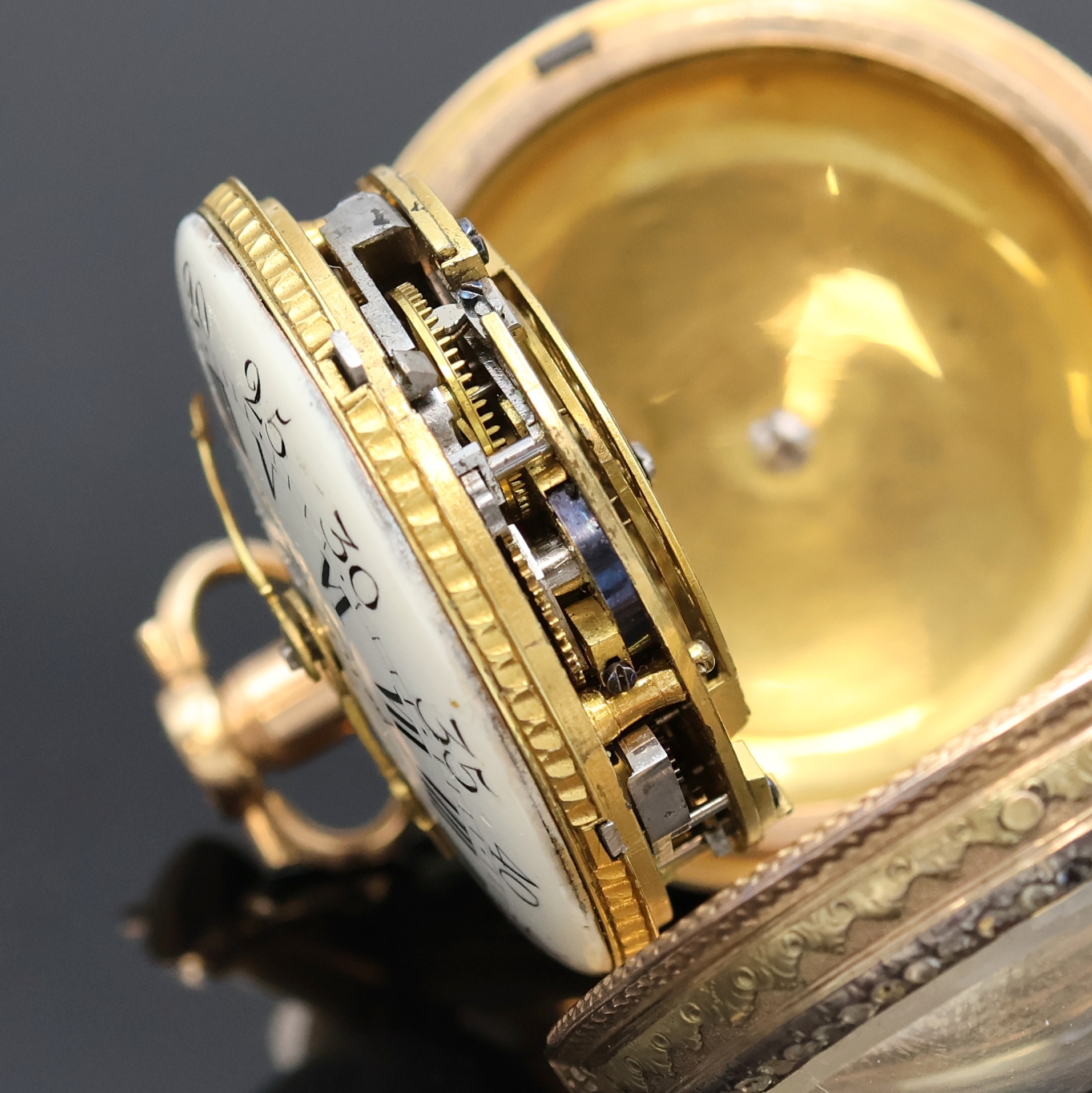 Detail e: COUTTEREZ PETIT NEVEU Email-Spindeltaschenuhr mit 1/4-Stunden-Repetition, Frankreich um 1770, verg. Geh. m. großem Außenscharnier, rücks. ...