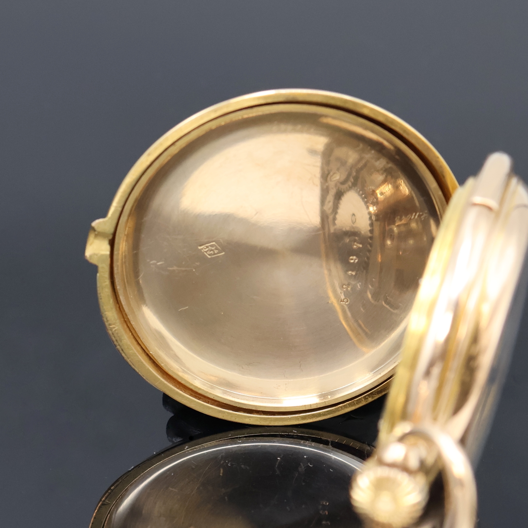 Detail d: Herrentaschenuhr mit Minutenrepetition in RG 750/000, Schweiz/Frankreich um 1900, glattes 2-Deckel Goldgeh. m. à-Goutte Schlüssen, 5- tlg. ...