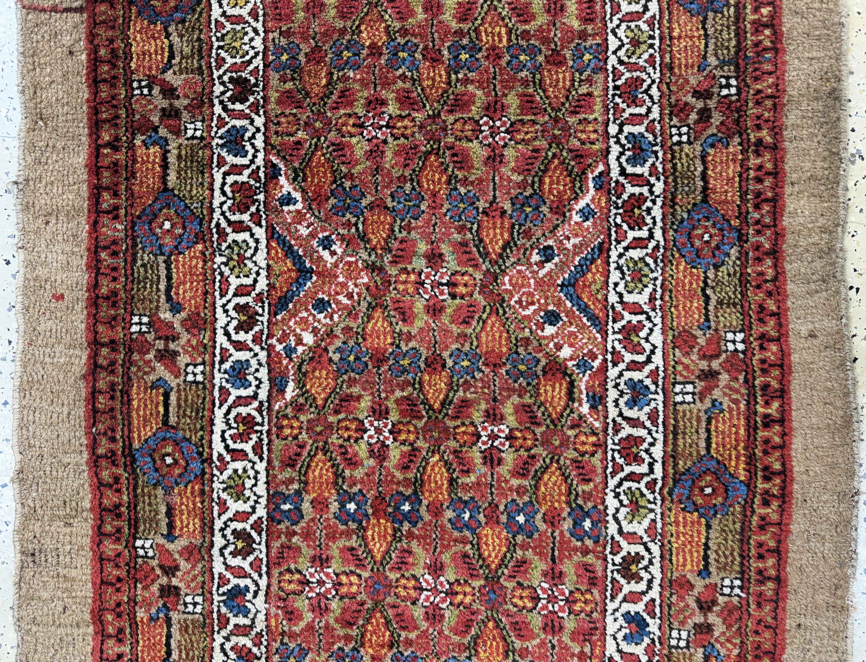 Detail c: Antiker Sarab, Persien, 19.Jhd, Kamel- Wolle, ca. 310 x 110 cm, EHZ: 2