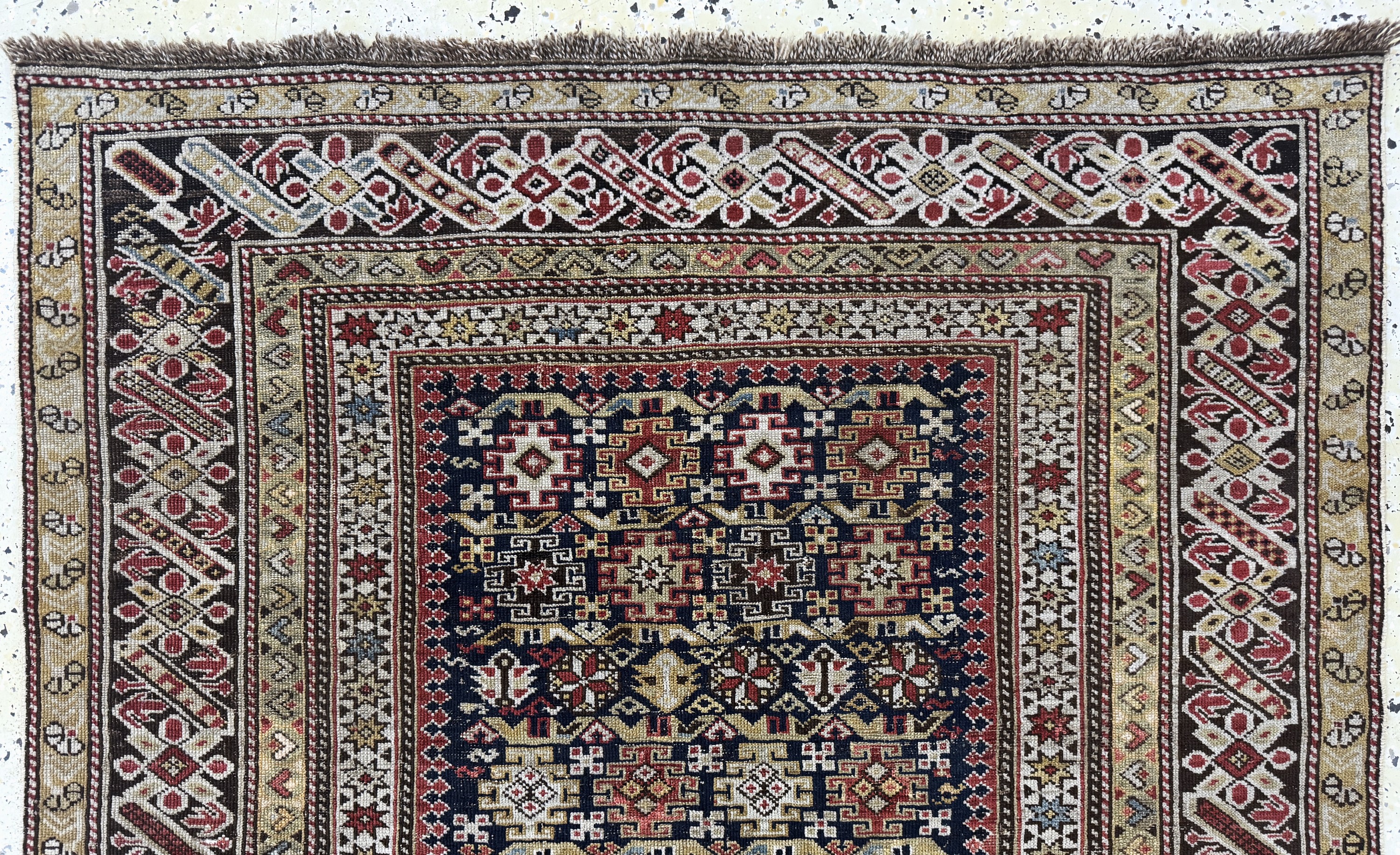 Detail a: "Perpedil"Schirwan antik, Kaukasus, 19.Jhd,Wolle auf Wolle, ca. 170 x 112 cm, EHZ: 3(restauriert)