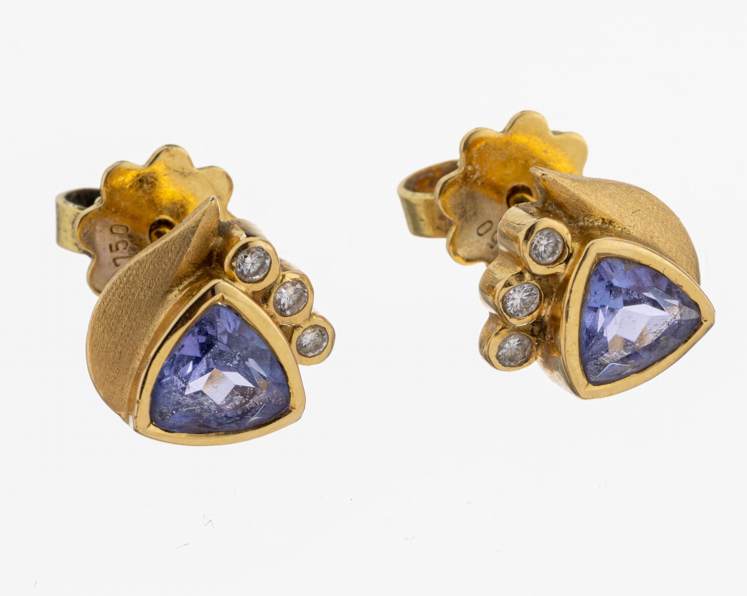 Image 27062544 - Paar 18 kt Gold Tansanit-Brillant-Ohrstecker, GG 750/000, 2 facett. Tansanit-Triangeln ...