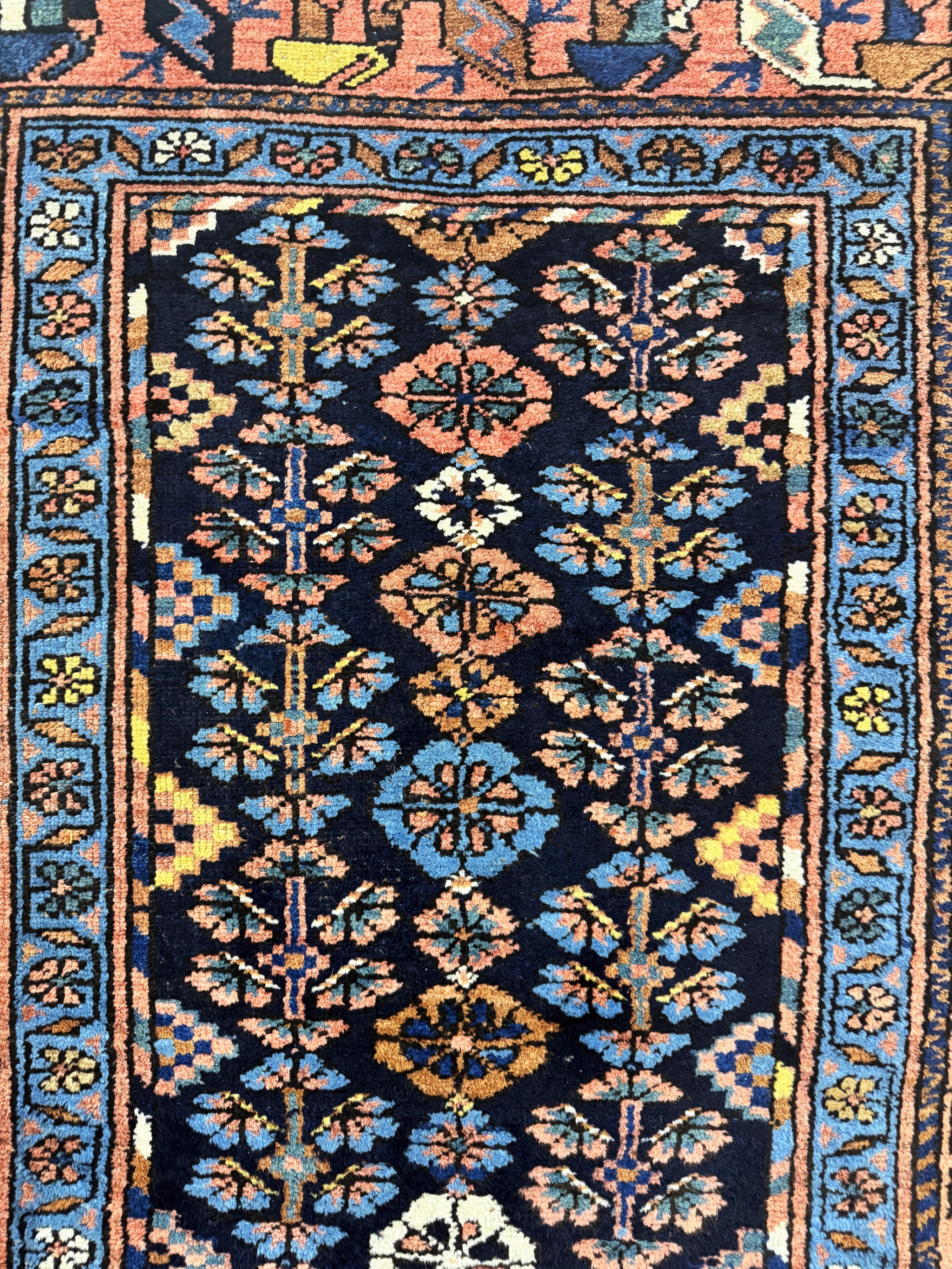 Detail d: Antiker Sarab, Persien, 19.Jhd, Kamel- Wolle, ca. 205 x 120 cm, EHZ: 2, (kleine Restaurierungen).