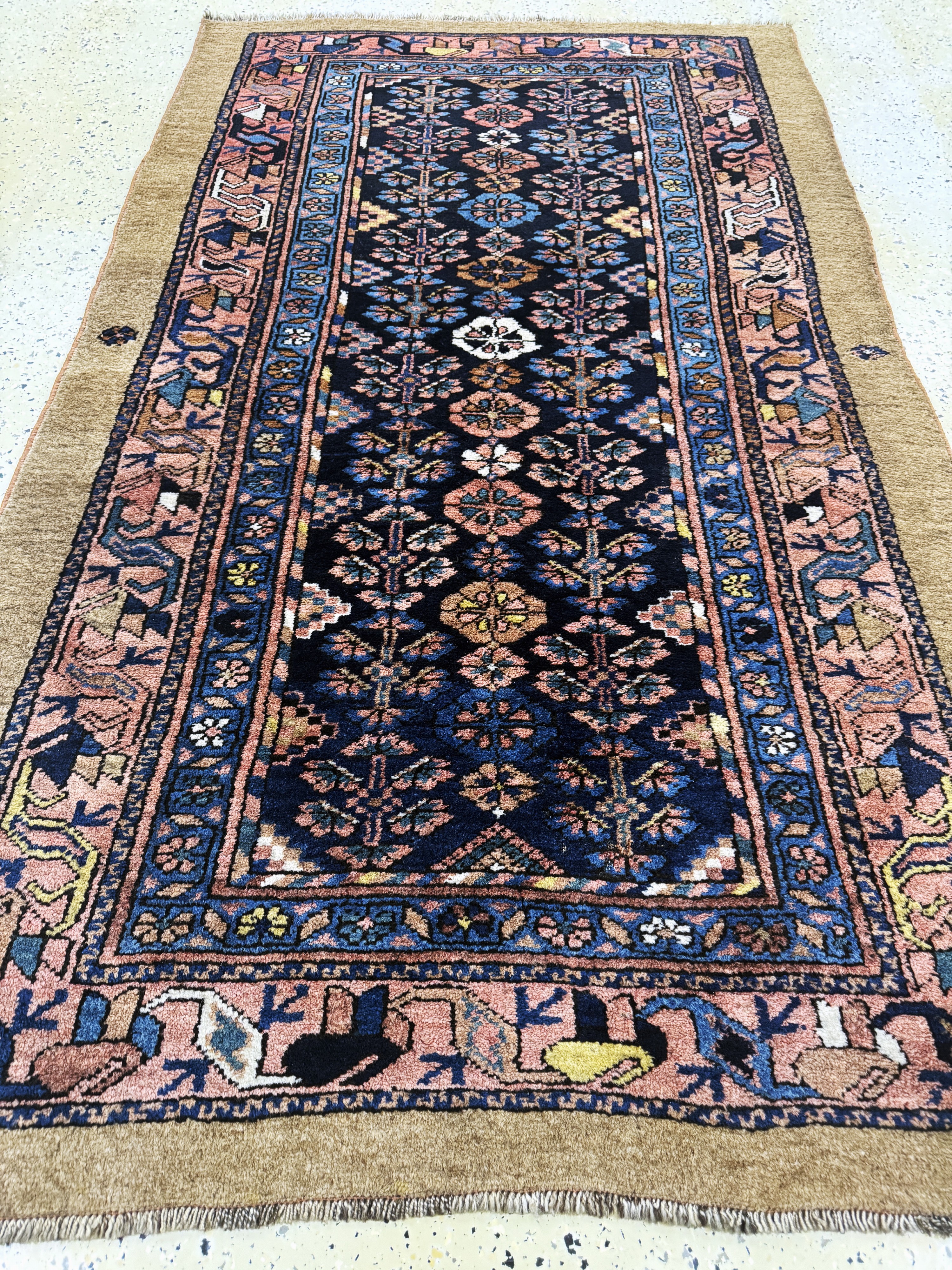 Detail f: Antiker Sarab, Persien, 19.Jhd, Kamel- Wolle, ca. 205 x 120 cm, EHZ: 2, (kleine Restaurierungen).