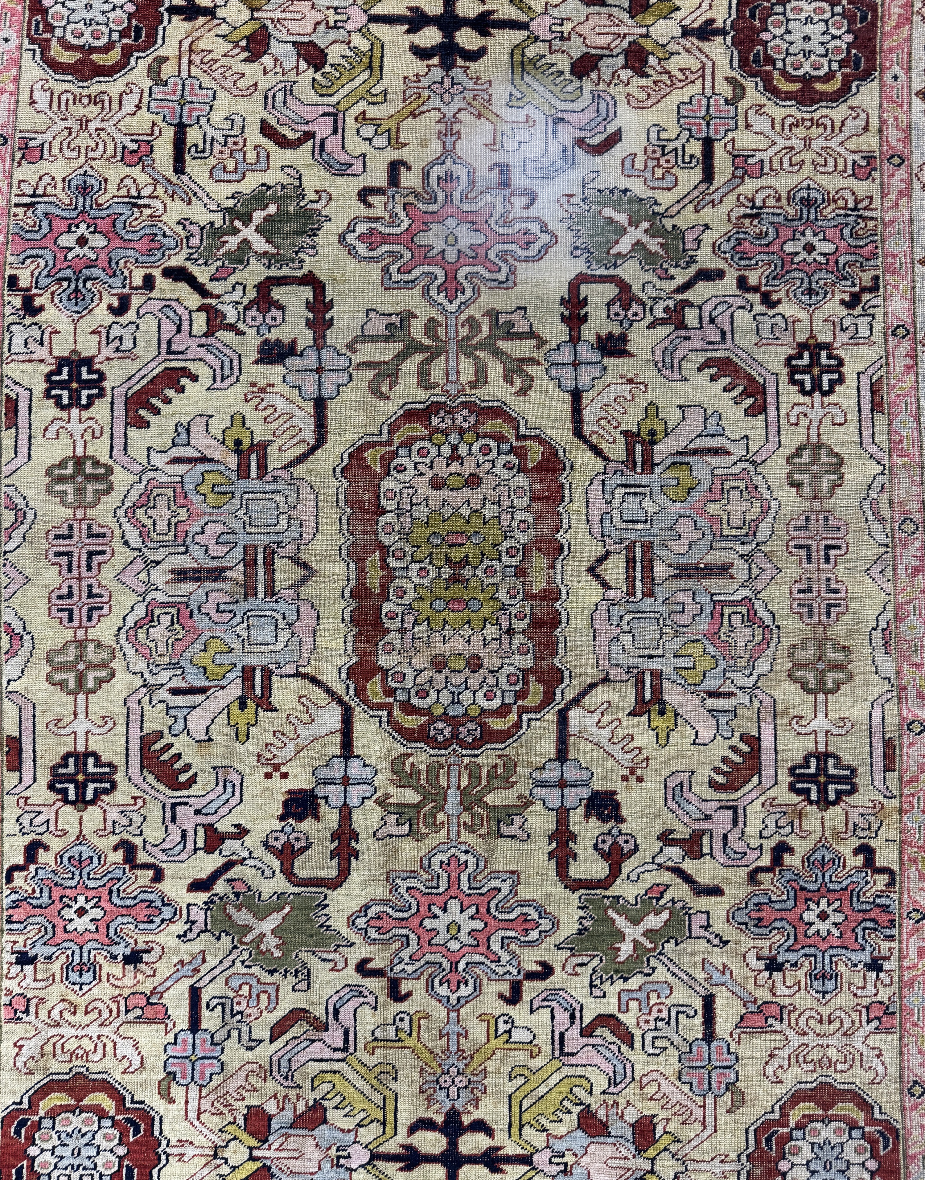 Detail d: Kayseri antik, Türkei, 19.Jhd, Seide auf Baumwolle, ca. 160 x 120 cm, EHZ: 3(Fleck)