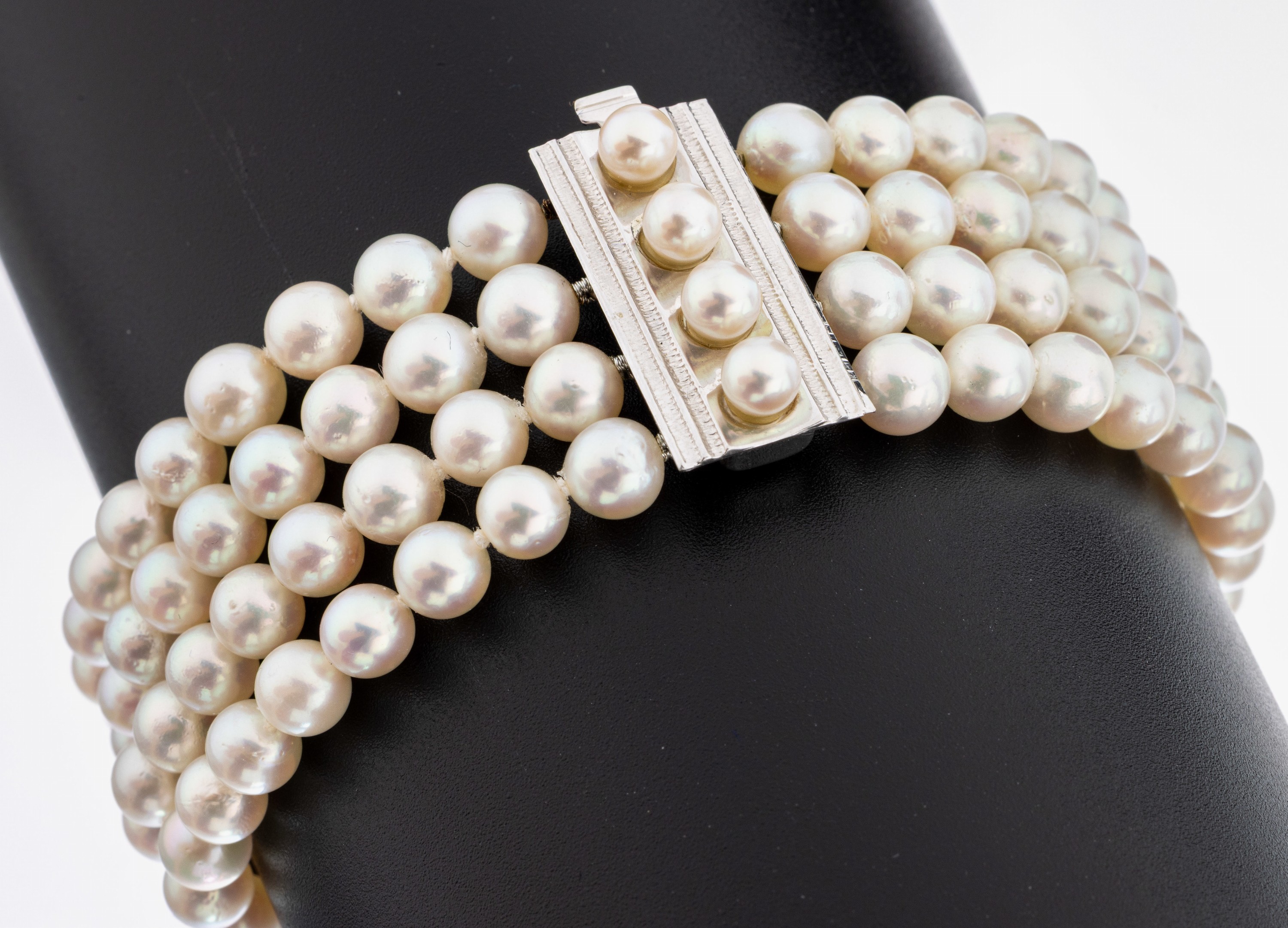 Image 27062553 - Zuchtperl-Armband mit 14 kt Gold Schließe, WG 585/000, 4-rhg. Akoyazuchtperlen, D. ca. ...