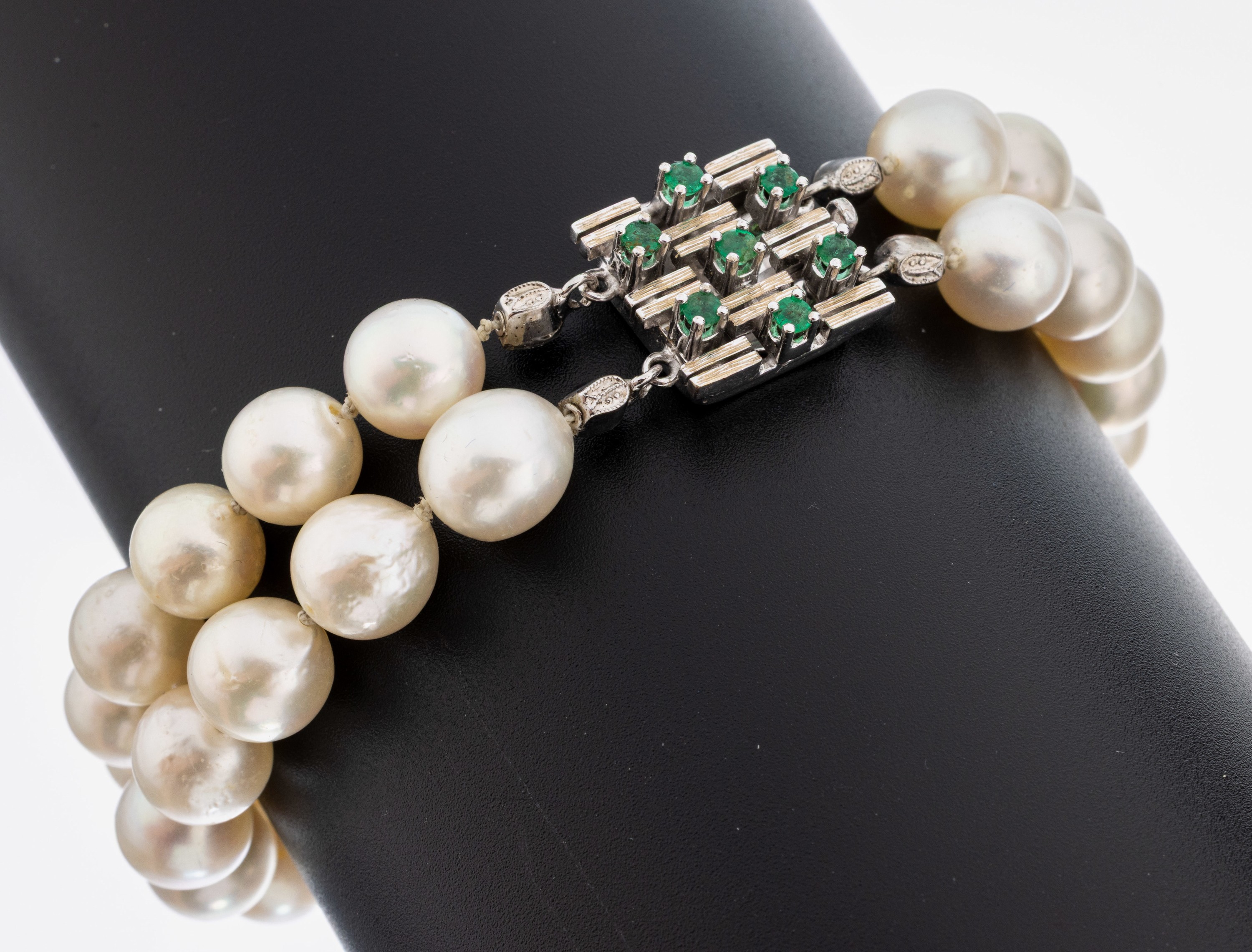 Image 27062557 - Akoyazuchtperl-Armband mit 14 kt Gold Smaragd-schließe, WG 585/000, 2-rhg. l. unrunde ...