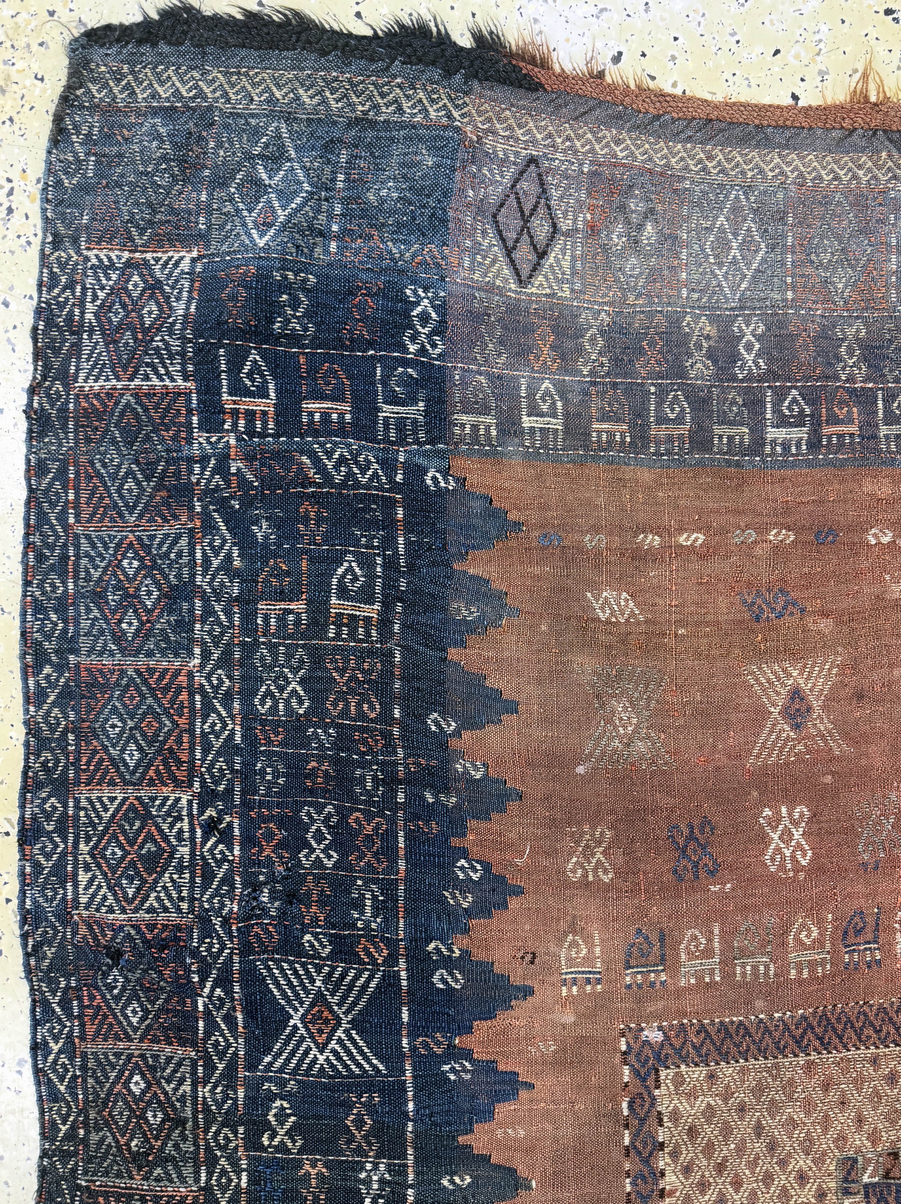 Detail d: Antike Verneh, Türkei, 19.Jhd, Wolle auf Wolle, ca. 200 x 145 cm, EHZ: 3(restauriert)