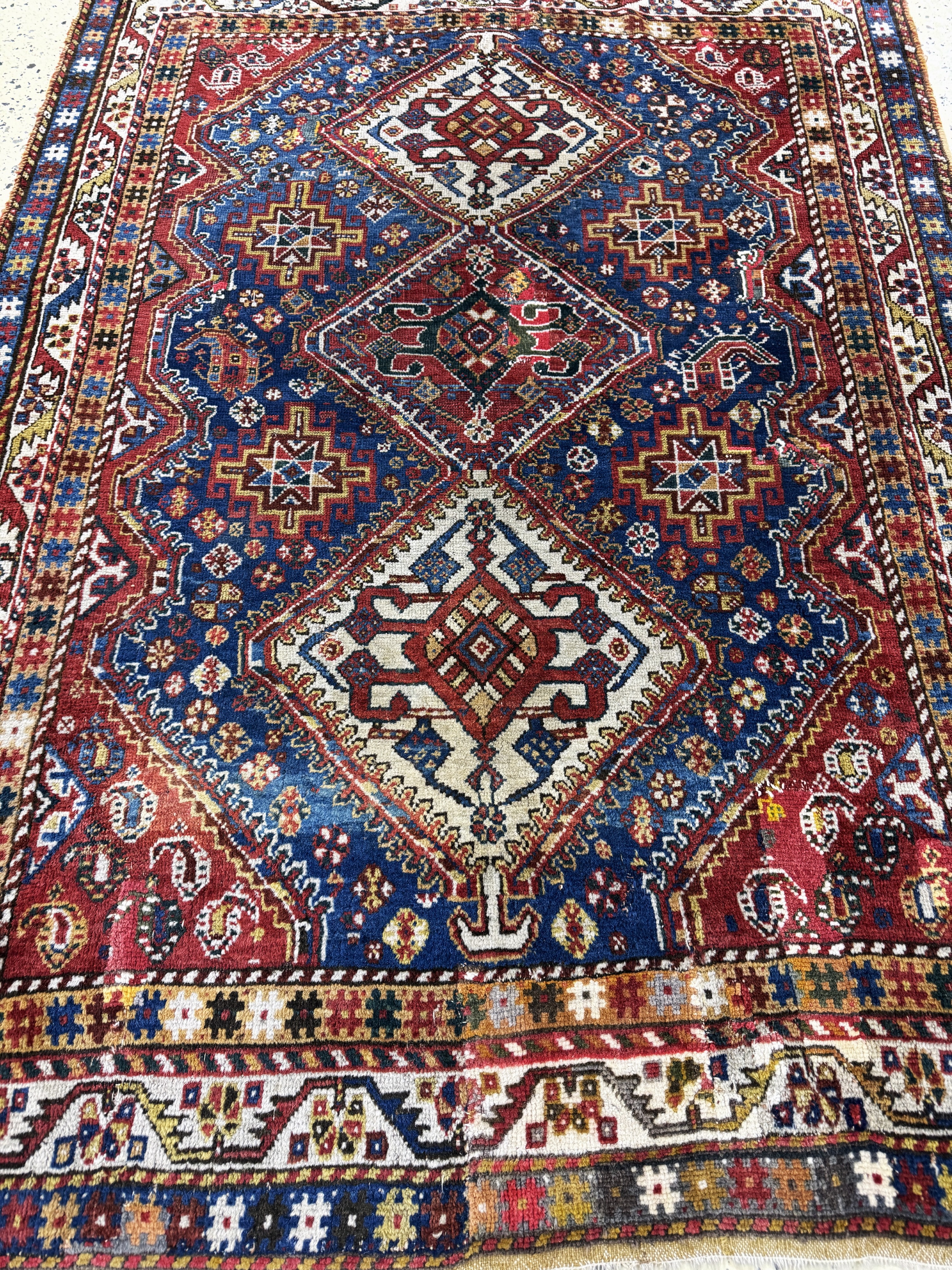 Detail d: Ghaschgai antik, Persien, 19.Jhd, Wolle aufWolle, ca. 170 x 122 cm, EHZ: 3(restauriert)