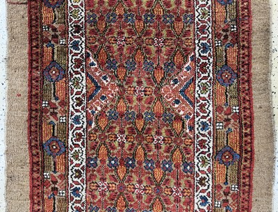 27062522c - Antiker Sarab, Persien, 19.Jhd, Kamel- Wolle, ca. 310 x 110 cm, EHZ: 2 Schätzpreis: ...