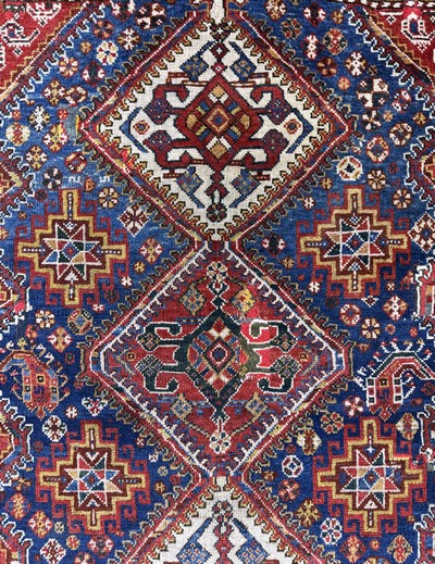 27062570c - Ghaschgai antik, Persien, 19.Jhd, Wolle aufWolle, ca. 170 x 122 cm, EHZ: 3(restauriert) ...