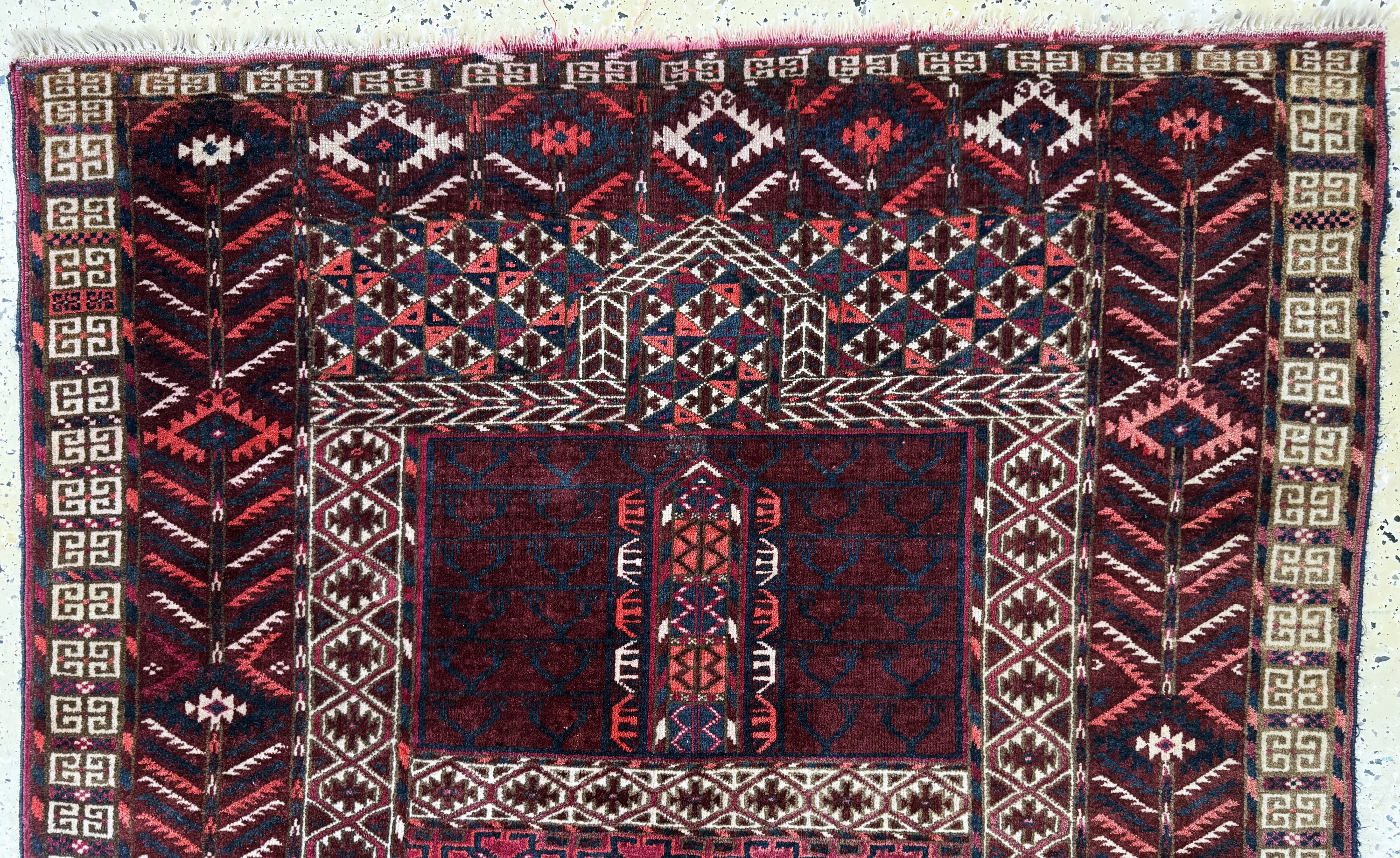 Detail a: Tekke Engsi antik, Turkmenistan, um 1900, Wolle auf Wolle, ca. 150 x 120 cm, EHZ: 2-3(restauriert)