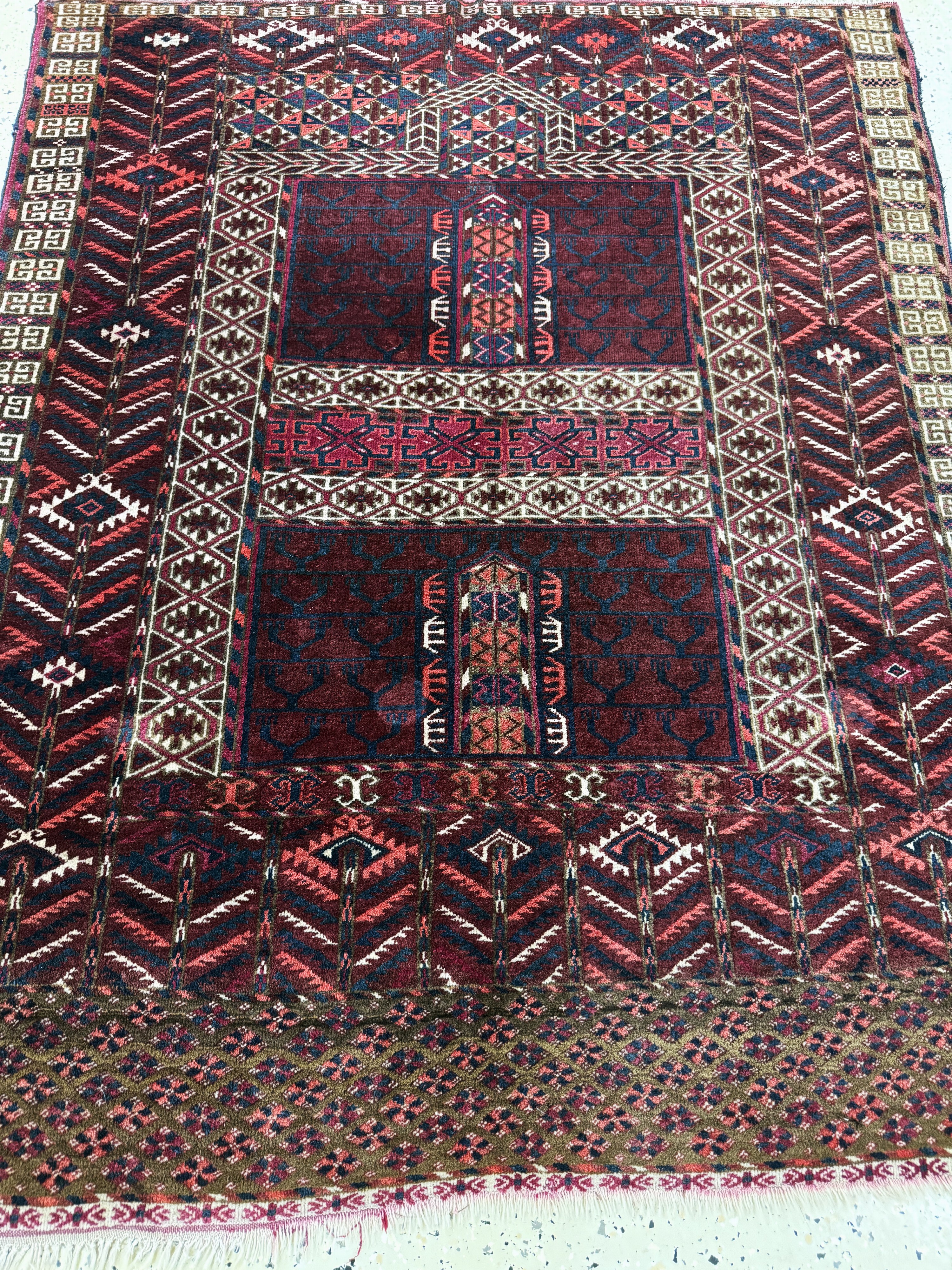 Detail d: Tekke Engsi antik, Turkmenistan, um 1900, Wolle auf Wolle, ca. 150 x 120 cm, EHZ: 2-3(restauriert)
