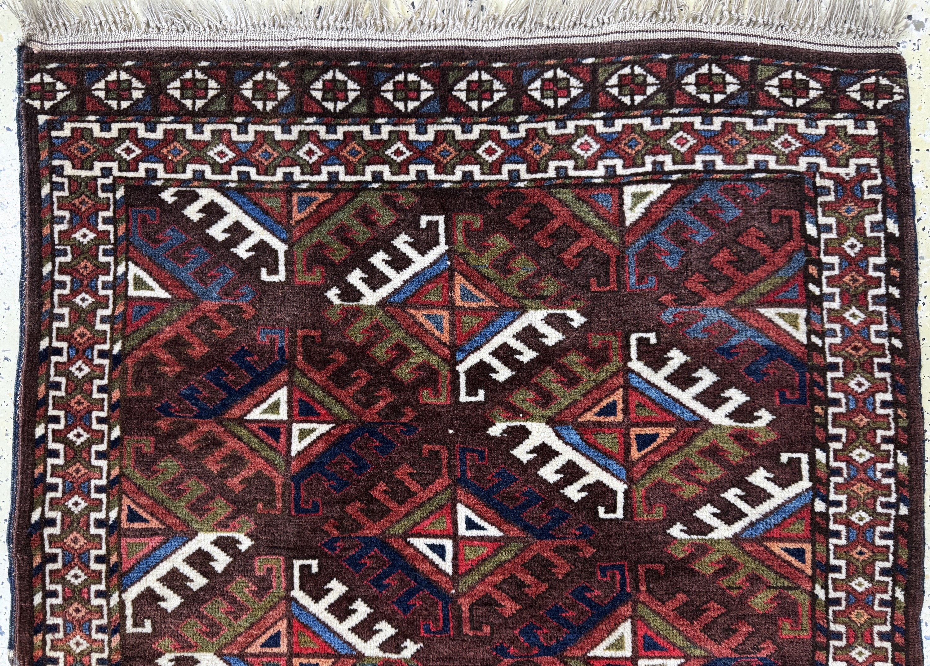 Detail a: Yomud antik, Turkmenistan, 19.Jhd, Wolle auf Wolle, ca. 160 x 90 cm, Mottenfraß, EHZ: 2