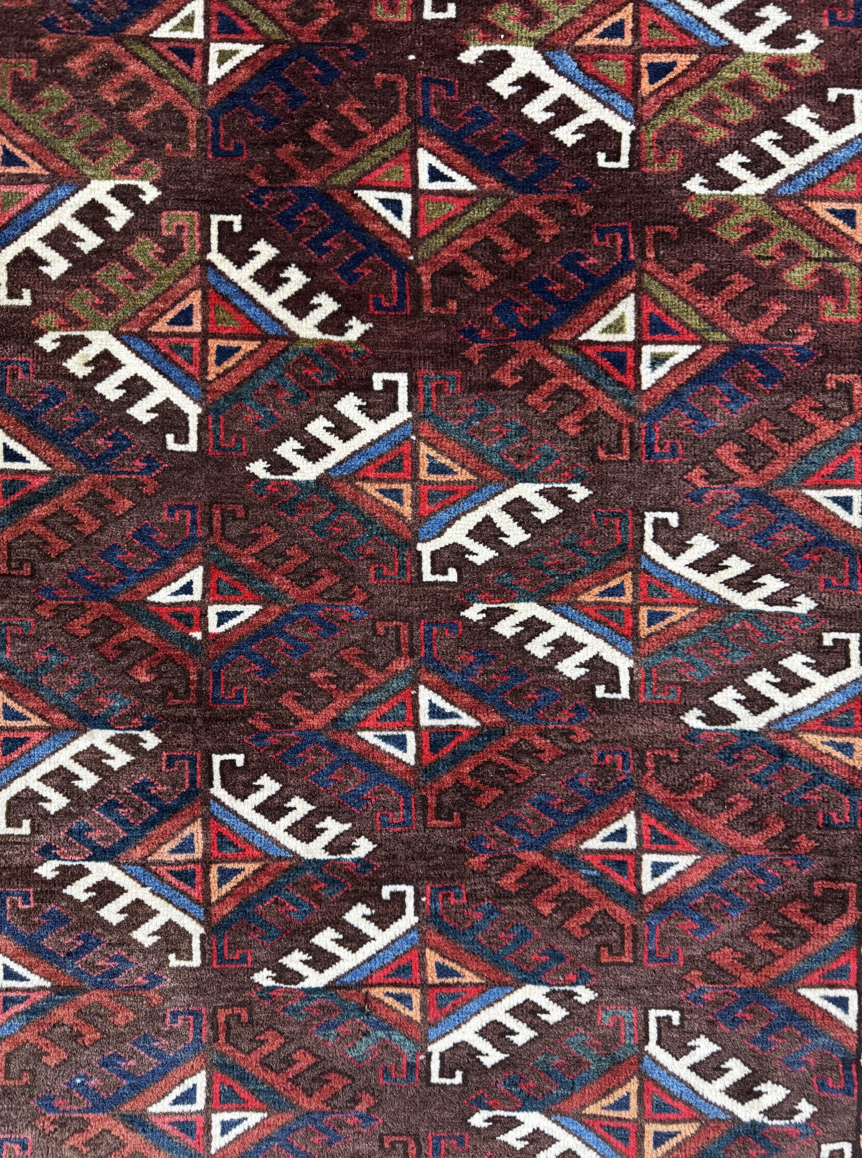 Detail c: Yomud antik, Turkmenistan, 19.Jhd, Wolle auf Wolle, ca. 160 x 90 cm, Mottenfraß, EHZ: 2