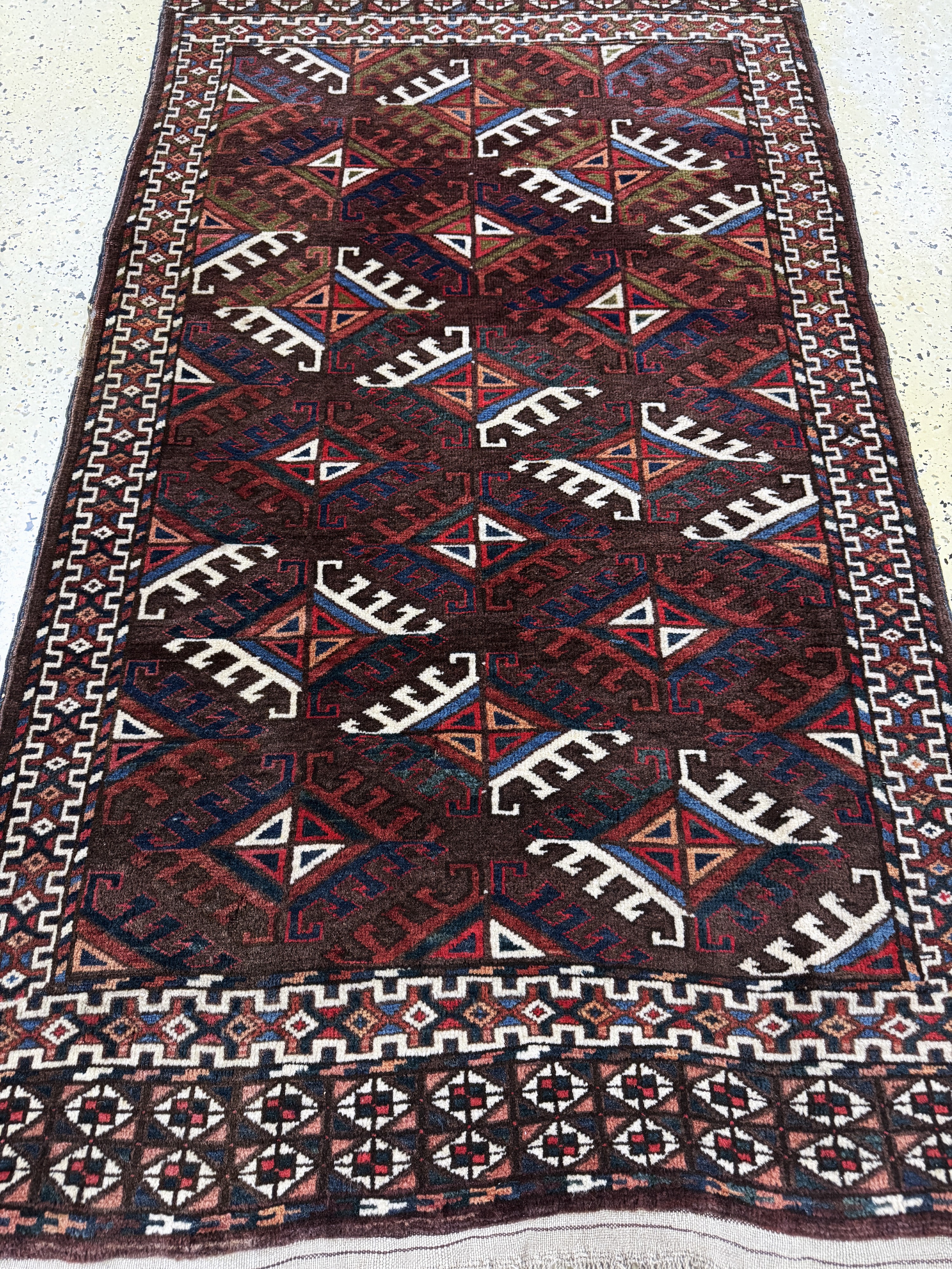 Detail d: Yomud antik, Turkmenistan, 19.Jhd, Wolle auf Wolle, ca. 160 x 90 cm, Mottenfraß, EHZ: 2