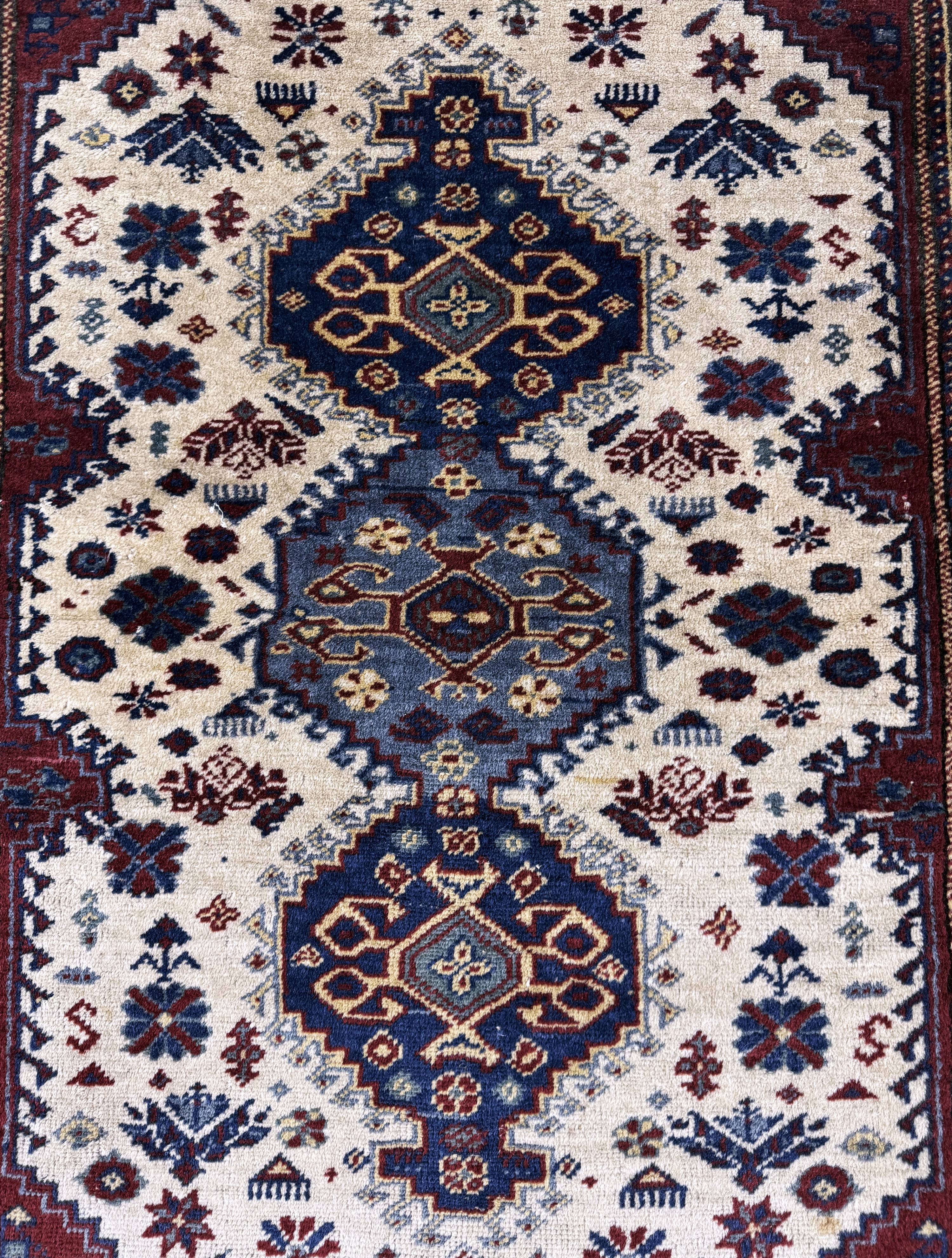 Detail c: Kazak antik, Kaukasus, um 1900, Wolle auf Wolle, ca. 155 x 105 cm, EHZ: 2-3