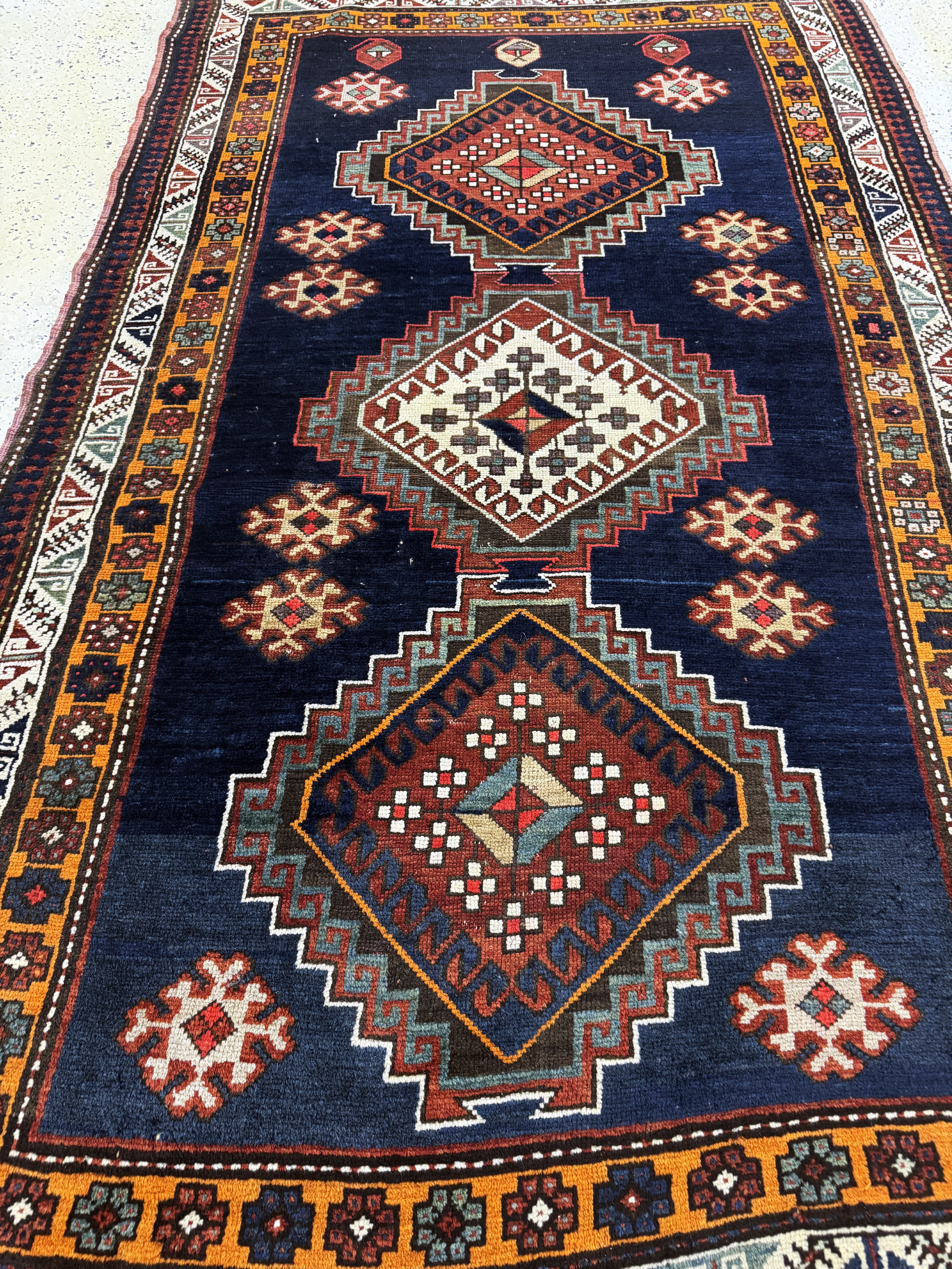 Detail f: Kazak antik, Kaukasus, 19.Jhd, Wolle auf Wolle, ca. 240 x 145 cm, EHZ: 2-3