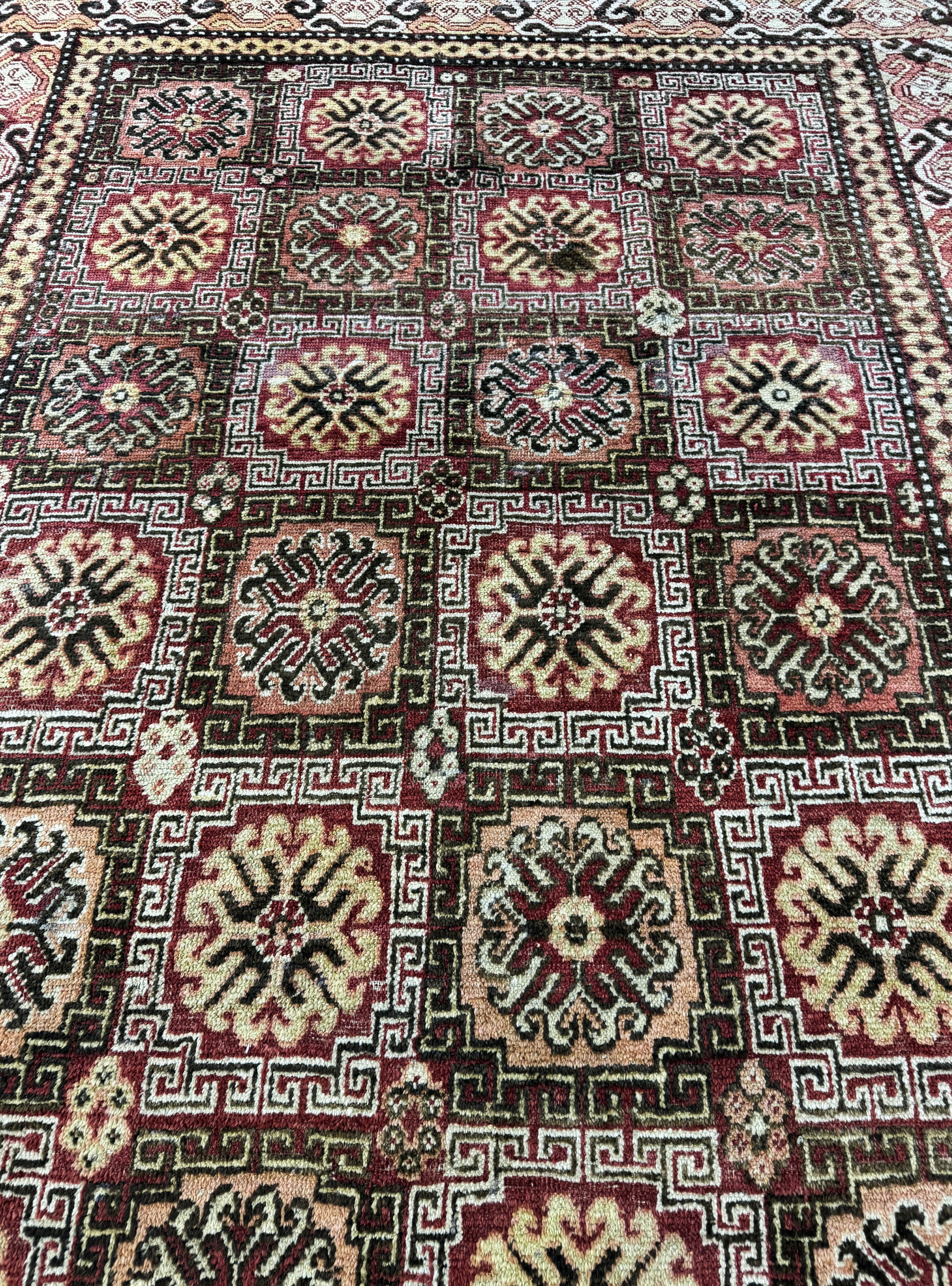 Detail g: Khotan antik, Torkestan, 19.Jhd, Wolle auf Wolle, ca. 345 x 170 cm, EHZ: 3(restauriert)
