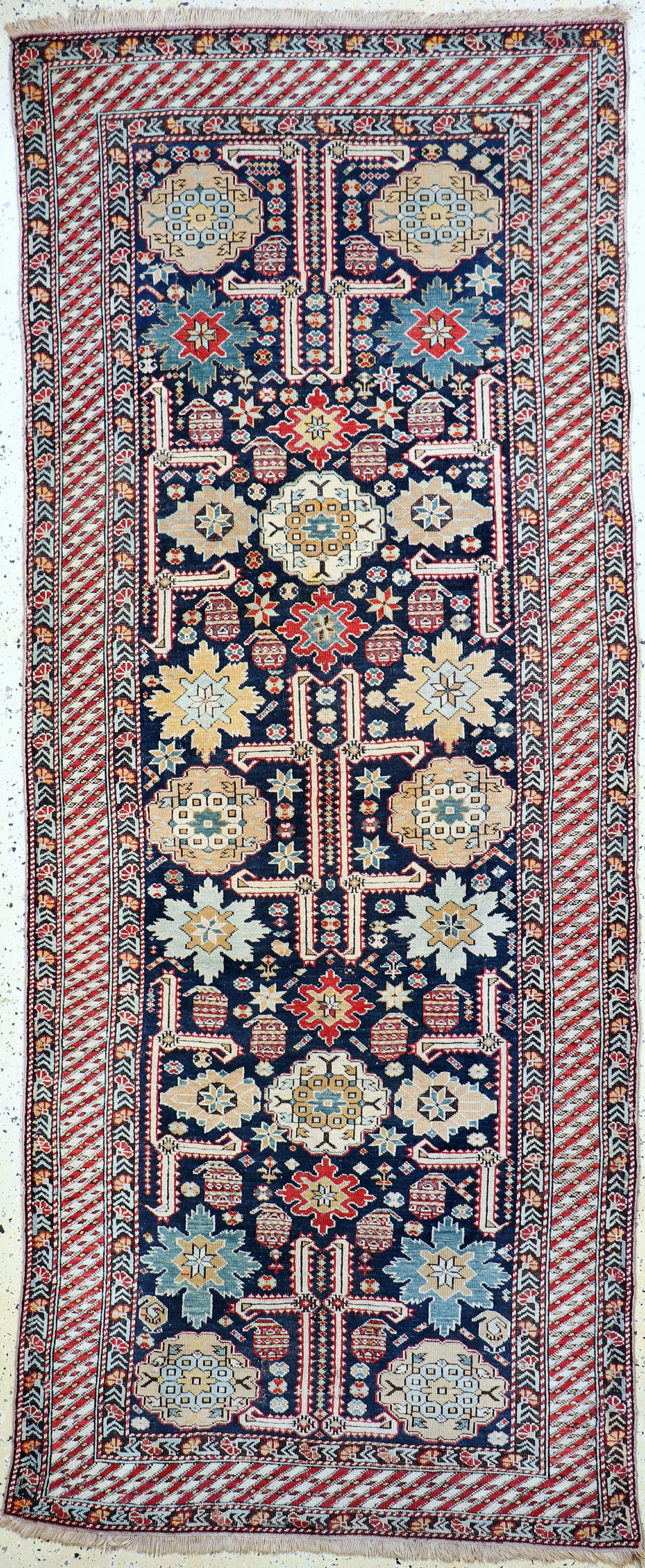 Image 27062627 - ´Blattgabel´Schirwan antik, Kaukasus, 19.Jhd, Wolle auf Wolle, ca. 285 x 120 cm, EHZ: ...