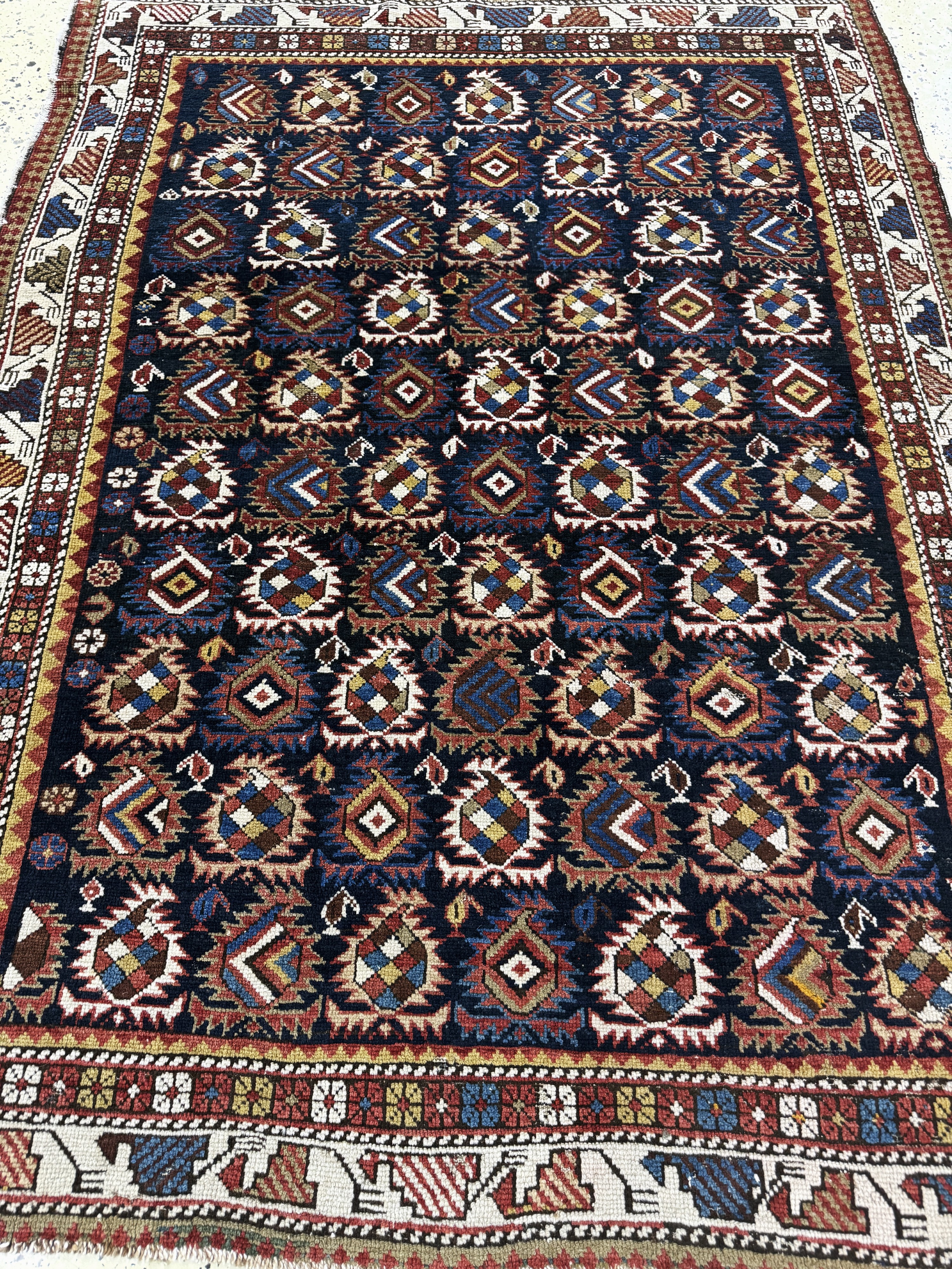 Detail d: Schirwan antik, Kaukasus, 19.Jhd, Wolle aufWolle, ca. 170 x 125 cm, EHZ: 3