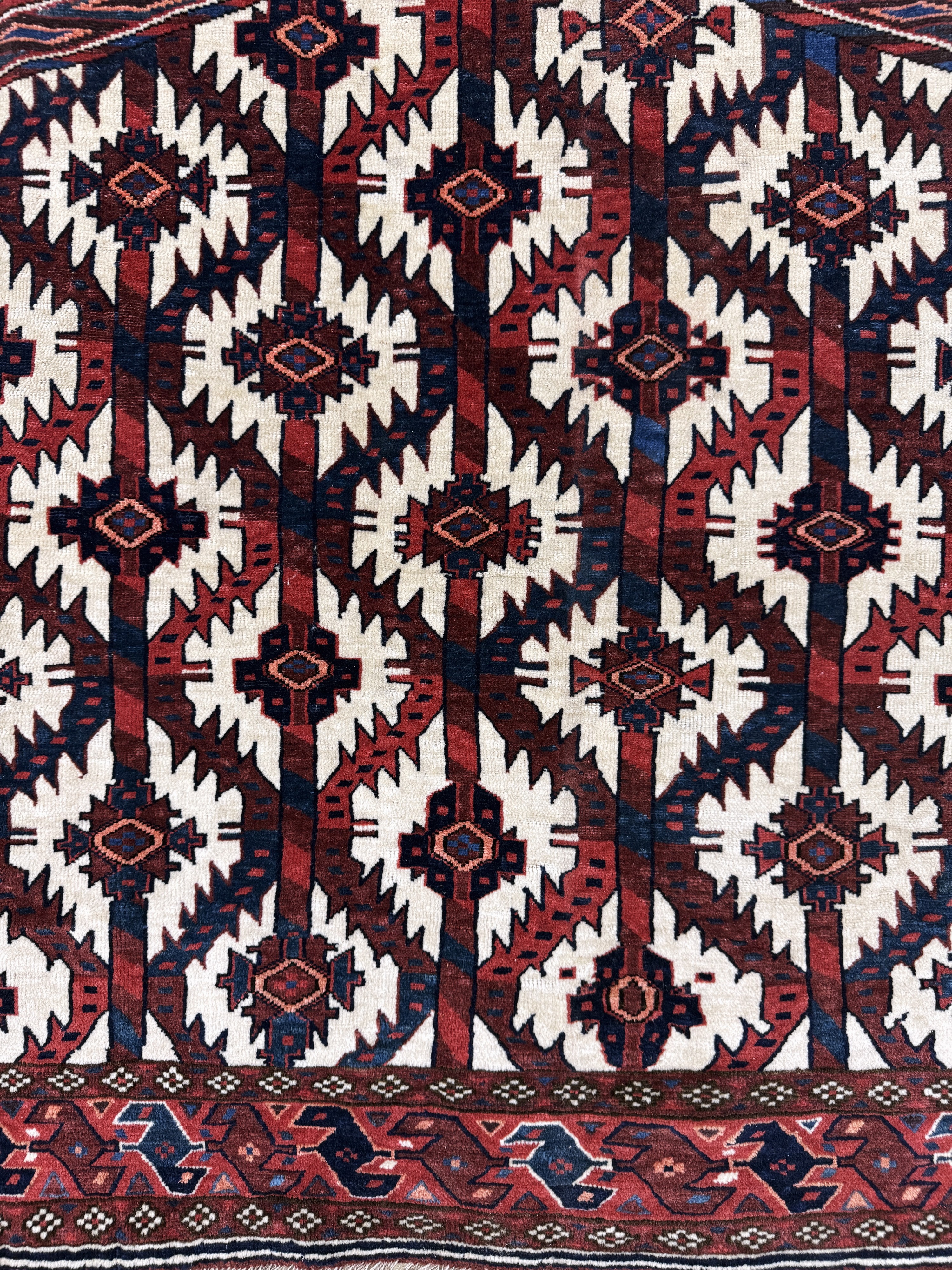 Detail c: Asmalyk antik, Turkmenistan, 19.Jhd, Wolle auf Wolle, ca. 135 x 85 cm, EHZ: 3
