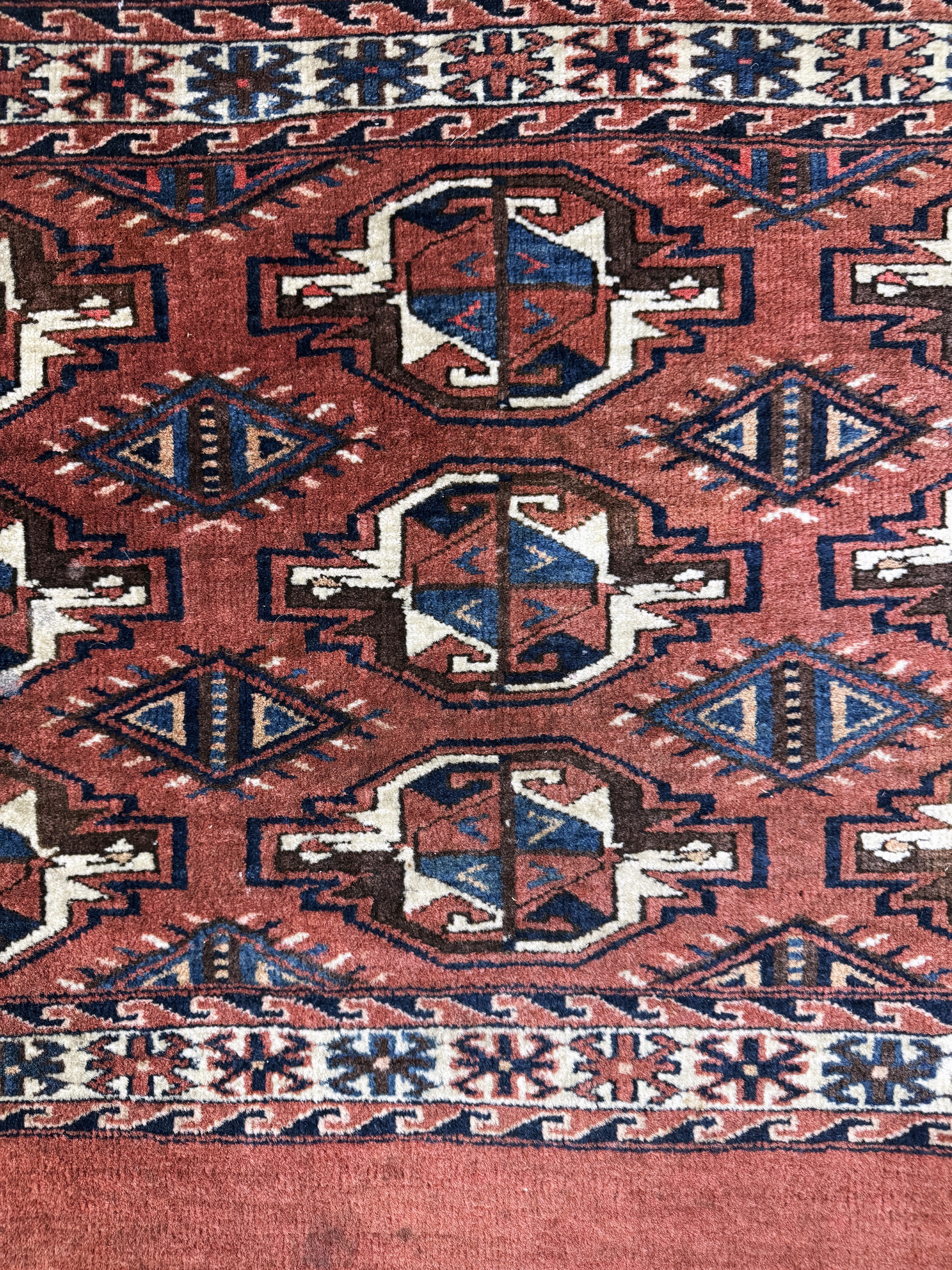 Detail c: Tekke Tschowal, Turkmenistan, um 1900, Wolle auf Wolle, ca. 110 x 75 cm, EHZ: 2