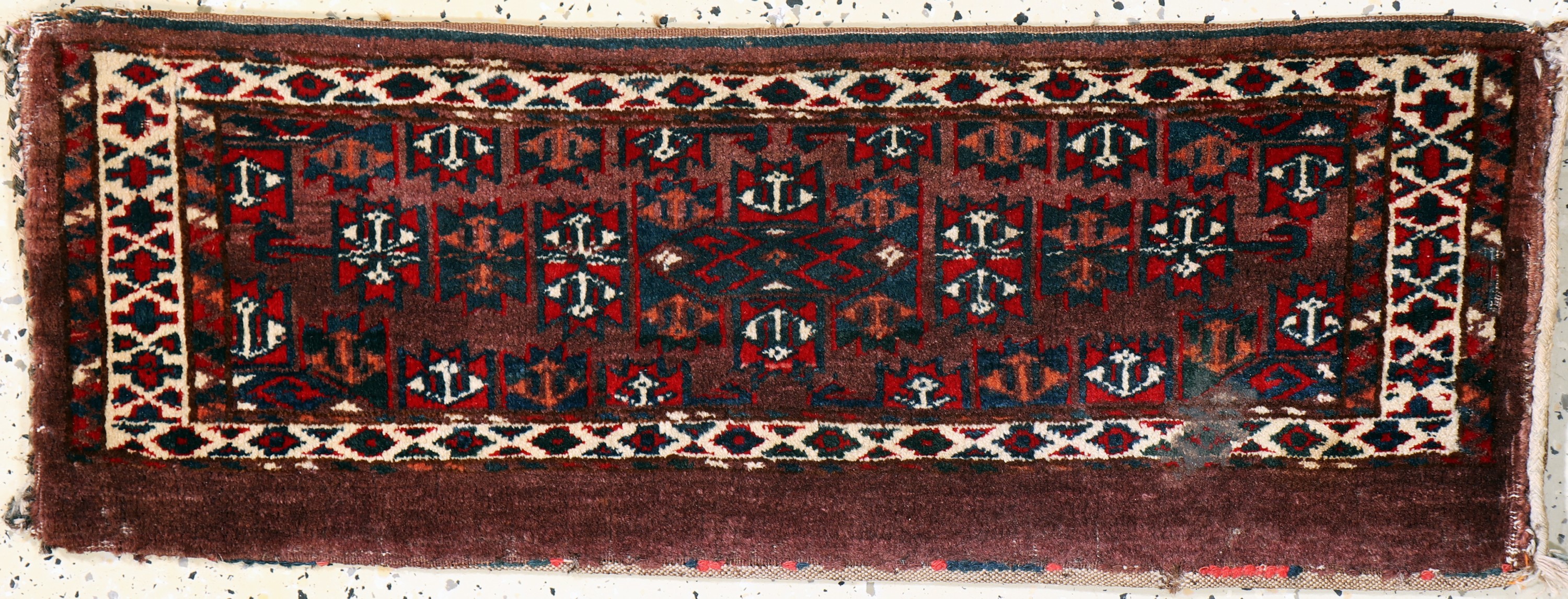 Image 27062649 - Torba antik, Turkmenistan, um 1900, Wolle auf Wolle, ca. 86 x 33 cm, Mottenfraß, EHZ: ...