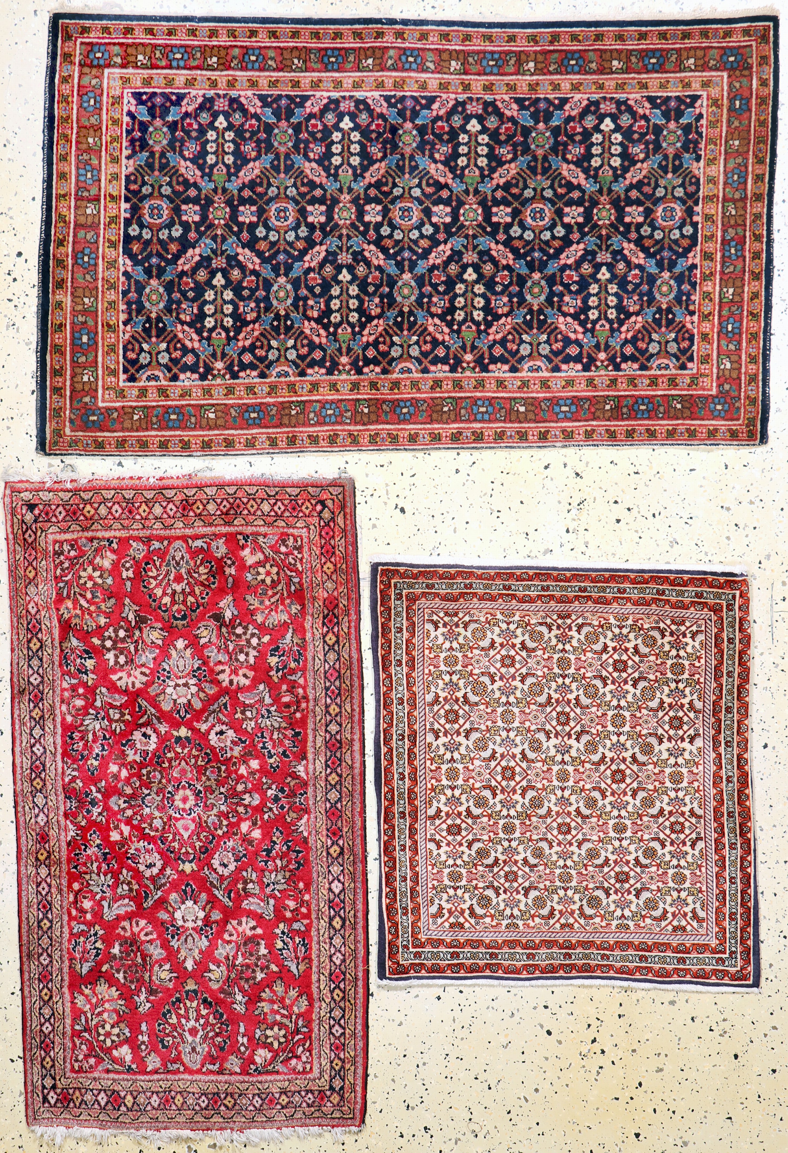 Image 27062660 - 3 Lots Sarogh & Bidjar, Persien, Anfang 20.Jhd, Wolle auf Baumwolle, ca. 135 x 79 cm ...