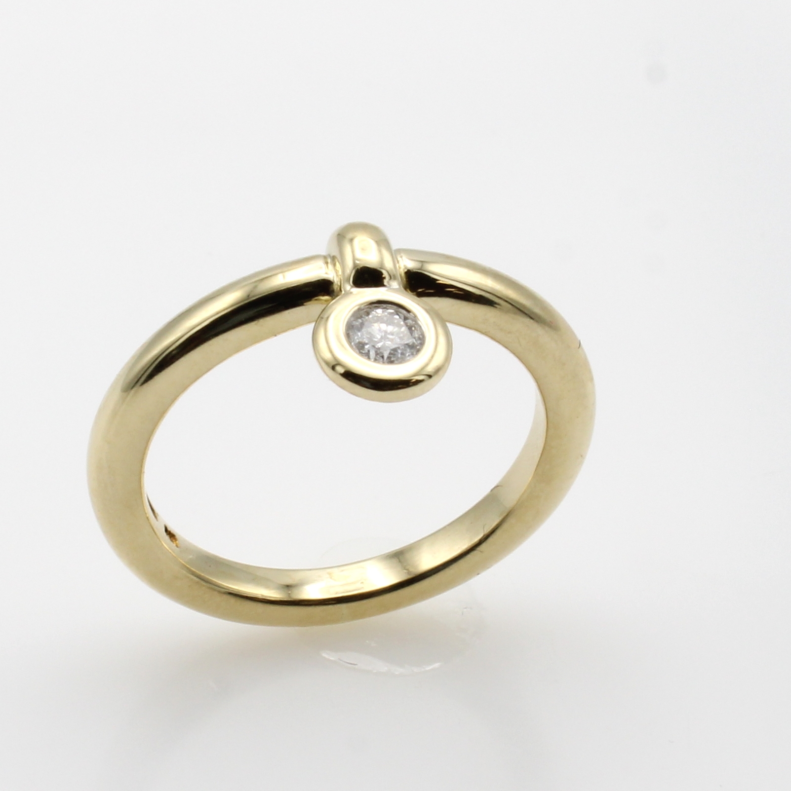 Image 27062662 - Massiver Ring mit Brillant, GG 585/000, Brill. ca. 0.15 ct Weiß/p1, RW ca. 56 ...