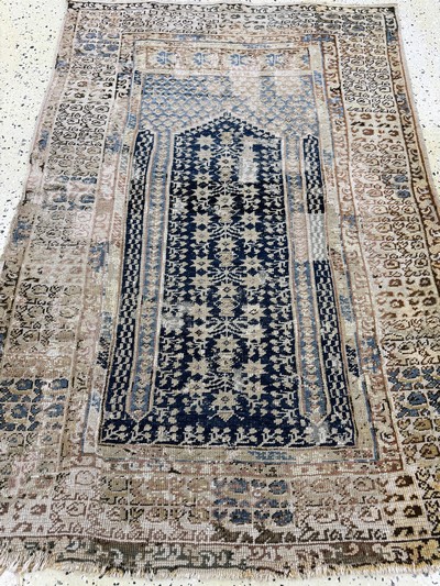 27062633e - Giordes antique, Turkey, 19th century, wool onwool, approx. 165 x 110 cm, condition: 4. ...