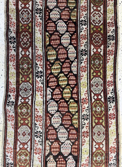 27062644c - Kazak antik, Kaukasus, 19.Jhd, Wolle auf Wolle, ca. 370 x 90 cm, EHZ: 2-3 Schätzpreis: ...