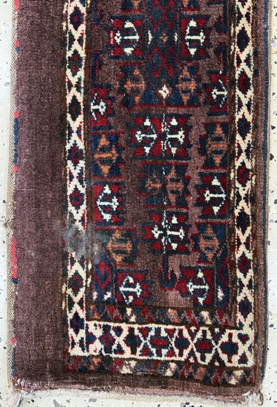 27062649b - Torba antik, Turkmenistan, um 1900, Wolle auf Wolle, ca. 86 x 33 cm, Mottenfraß, EHZ: ...