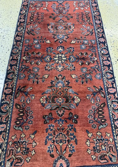 27062658c - Us Re-Import Sarogh antik, Persien, um 1900, Wolle auf Baumwolle, ca. 143 x 70 cm, EHZ: ...