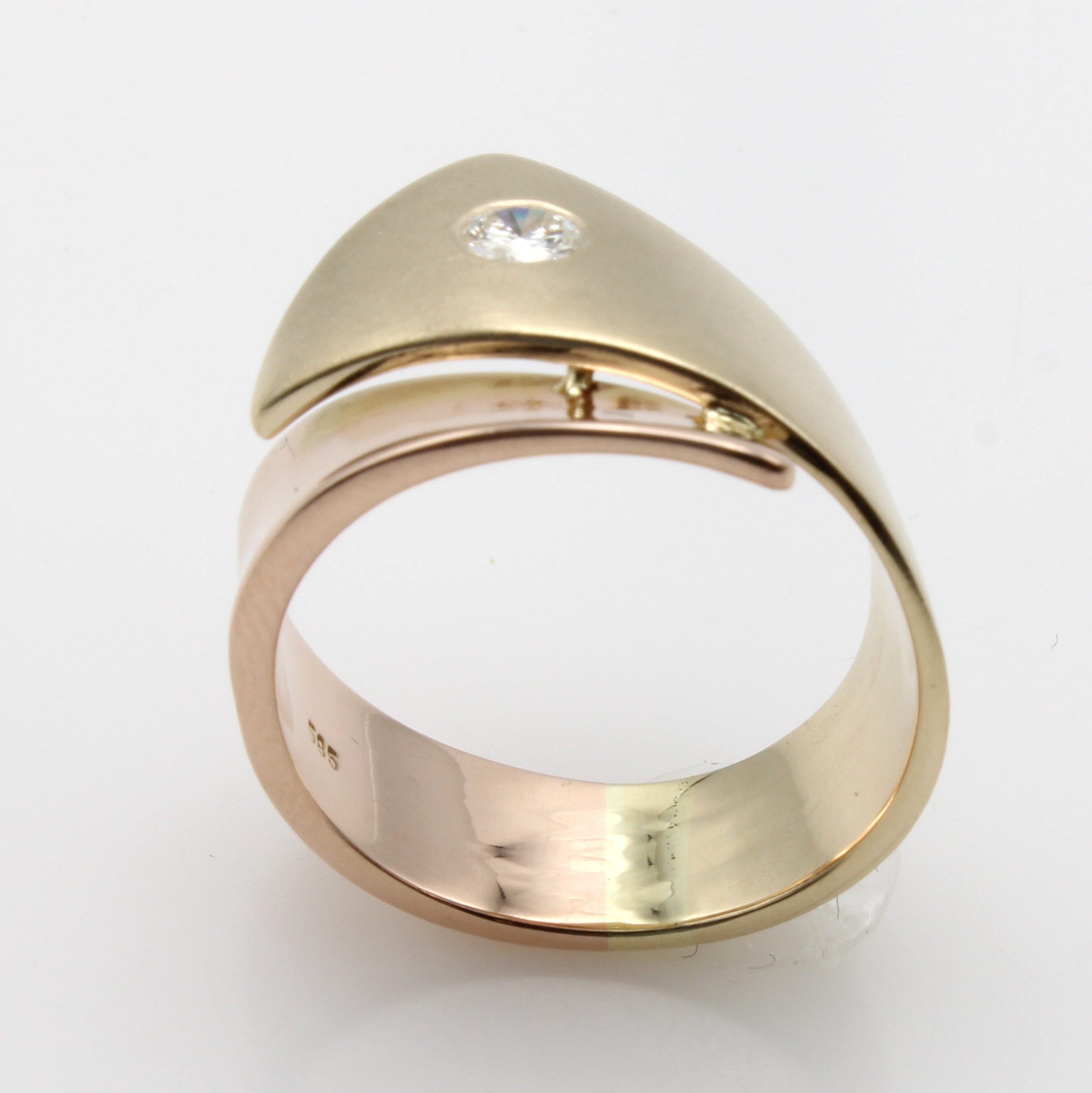 Image 27062799 - Ring mit Brillant, RoseG/GG 585/000, z. T. feinsatiniert, Brill. ca. 0.20 ct Weiß/p1, ...