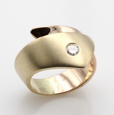 27062799a - Ring mit Brillant, RoseG/GG 585/000, z. T. feinsatiniert, Brill. ca. 0.20 ct Weiß/p1, ...