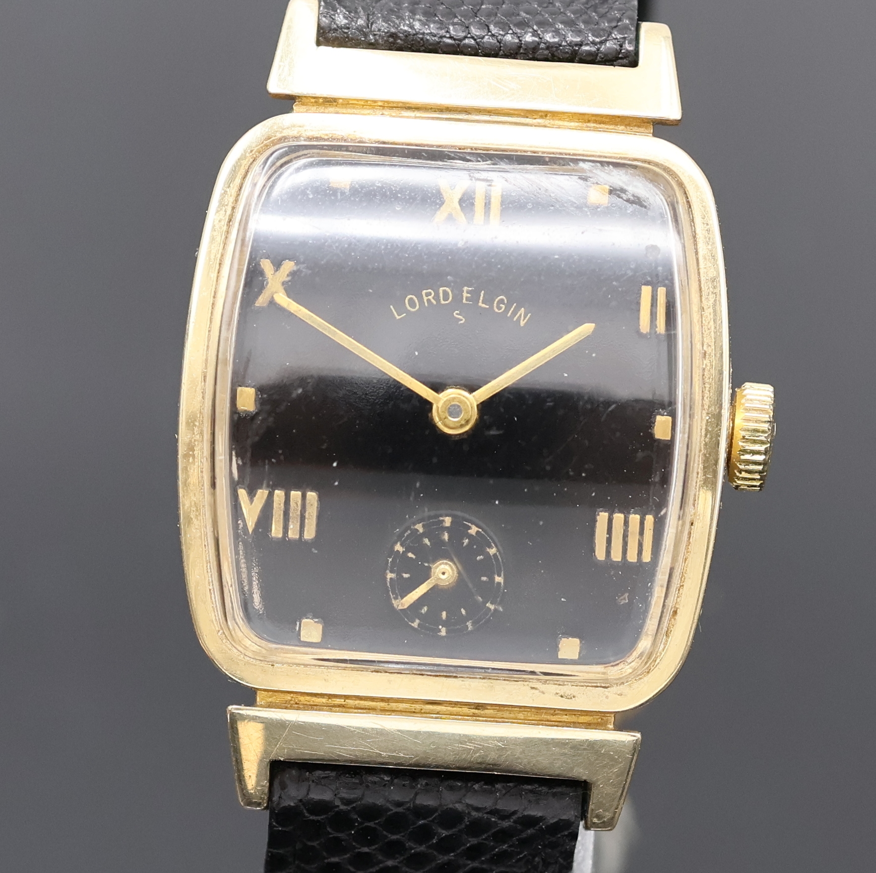 Detail b: 3 rechteckige Armbanduhren, USA um 1940/50, 2 x Elgin, davon 1 x 2-teil. GG 585/000 Geh., Boden aufgedr., schwarzes Zifferbl. bez. Lord Elgin rest., ...
