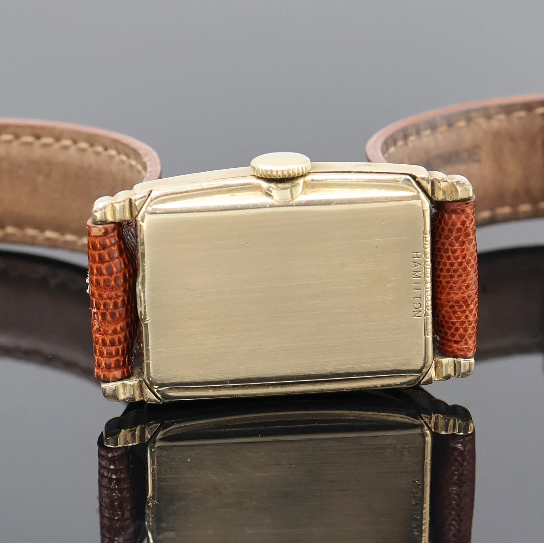 Detail i: 3 rechteckige Armbanduhren, USA um 1940/50, 2 x Elgin, davon 1 x 2-teil. GG 585/000 Geh., Boden aufgedr., schwarzes Zifferbl. bez. Lord Elgin rest., ...