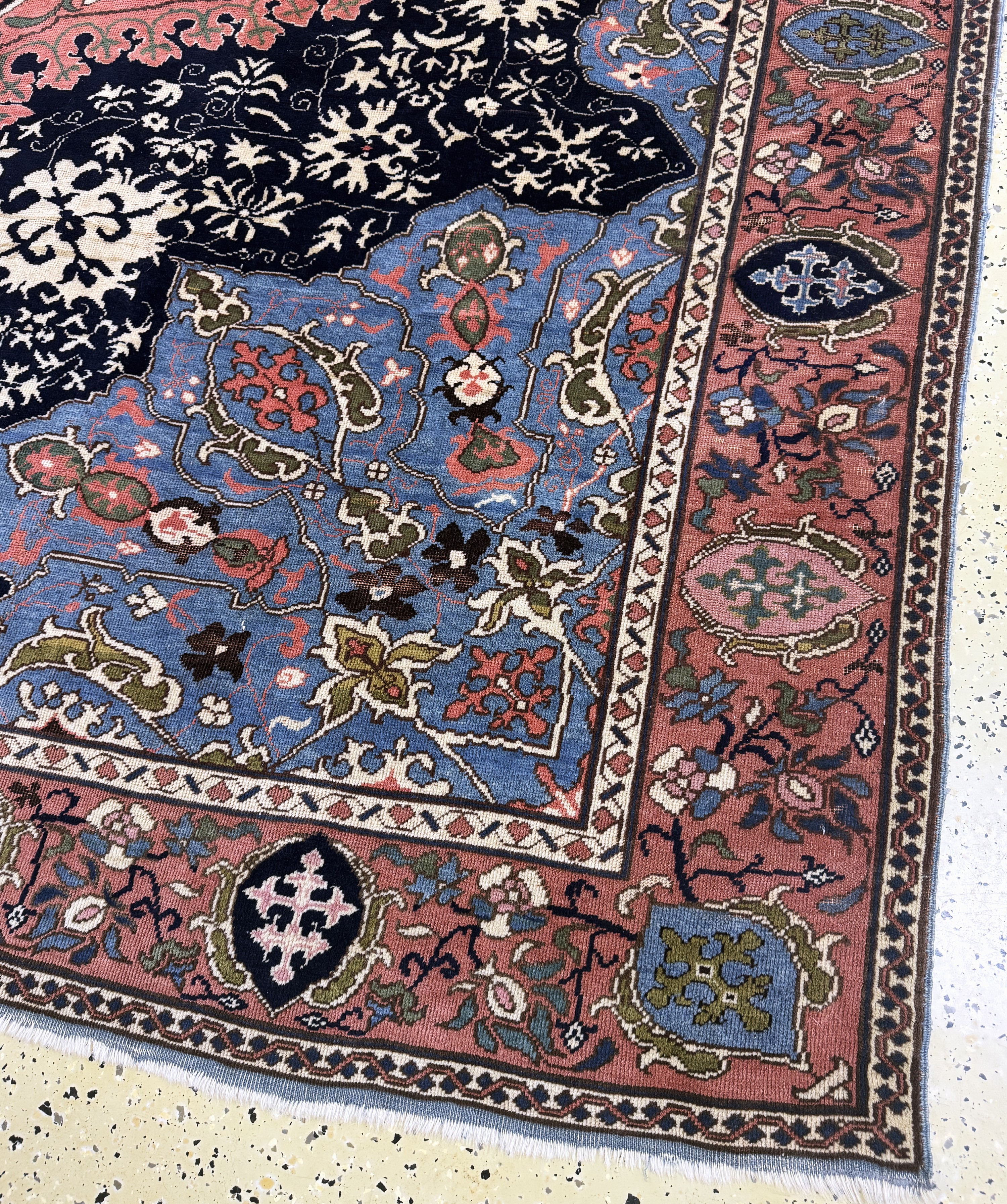 Detail a: "Medalion-Uschak"Türkei, (nach Vorbild des 16.Jhd.), Mitte 20.Jhd, Wolle auf Wolle, ca. 360 x 246 cm, EHZ:2(Oxidierte Stellen).