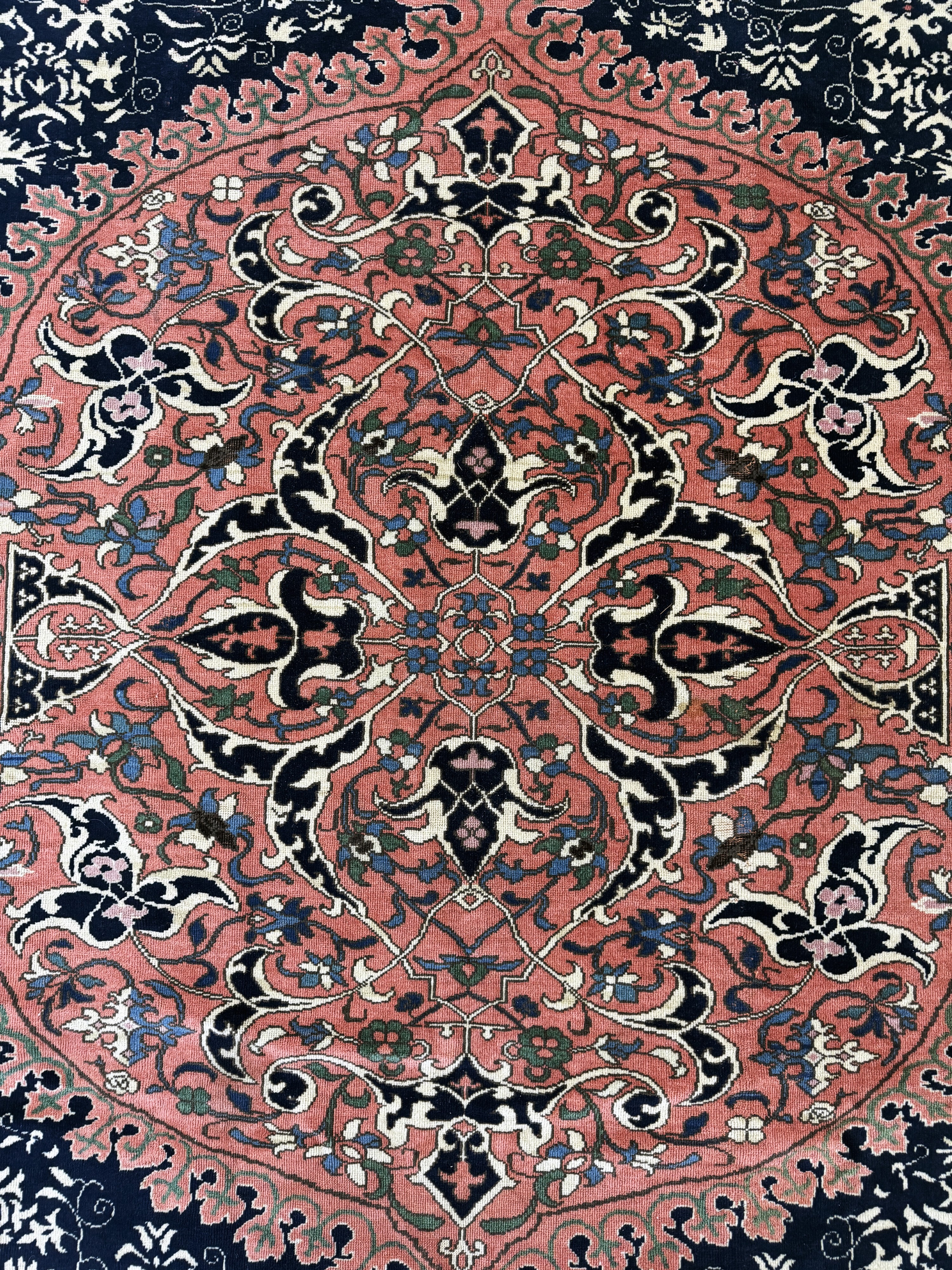 Detail e: "Medalion-Uschak"Türkei, (nach Vorbild des 16.Jhd.), Mitte 20.Jhd, Wolle auf Wolle, ca. 360 x 246 cm, EHZ:2(Oxidierte Stellen).