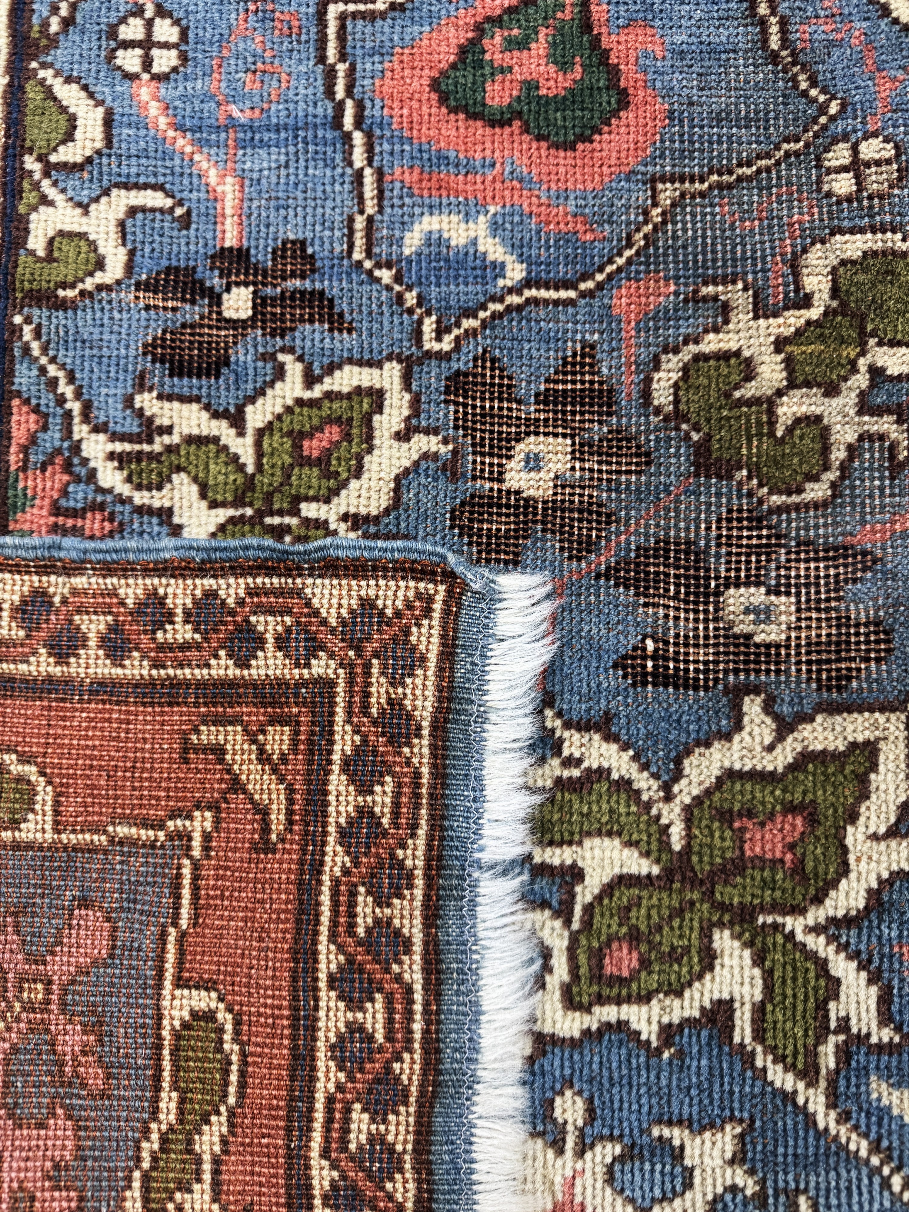 Detail l: "Medalion-Uschak"Türkei, (nach Vorbild des 16.Jhd.), Mitte 20.Jhd, Wolle auf Wolle, ca. 360 x 246 cm, EHZ:2(Oxidierte Stellen).
