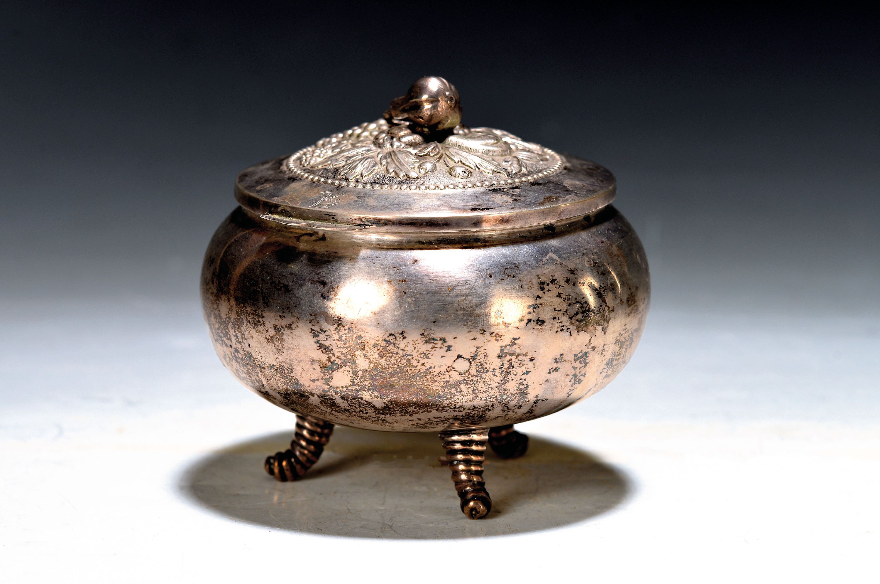 Image 27062846 - Zuckerdose, Ungarn, 1937-64, 800er Silber, Reliefbekrönung mit Früchten, Monogramm SB, ...