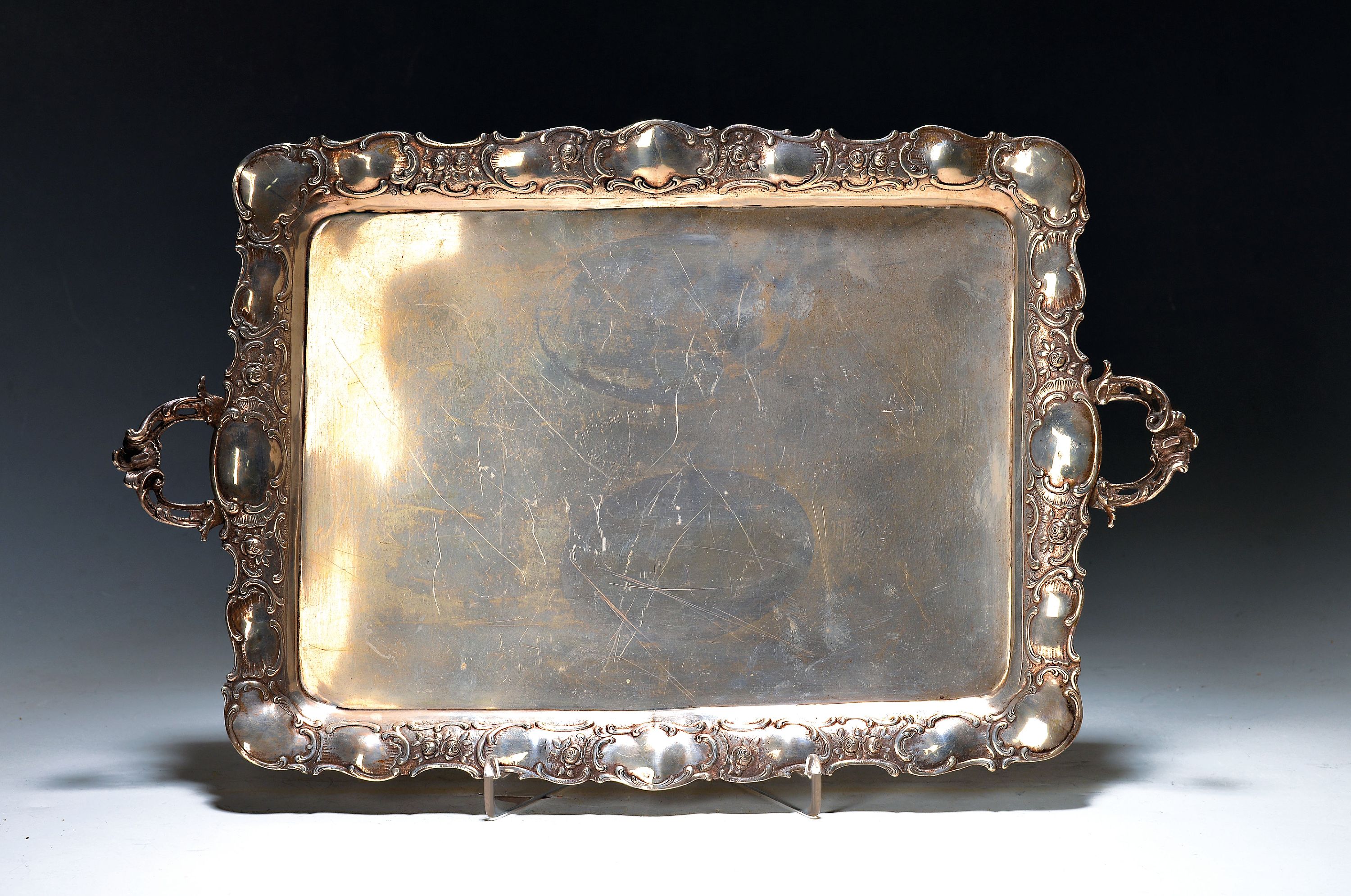 Image 27062851 - Silbertablett, deutsch, Anfang 20.Jh., 800er Silber gemarkt, barockisierender Dekor mit ...