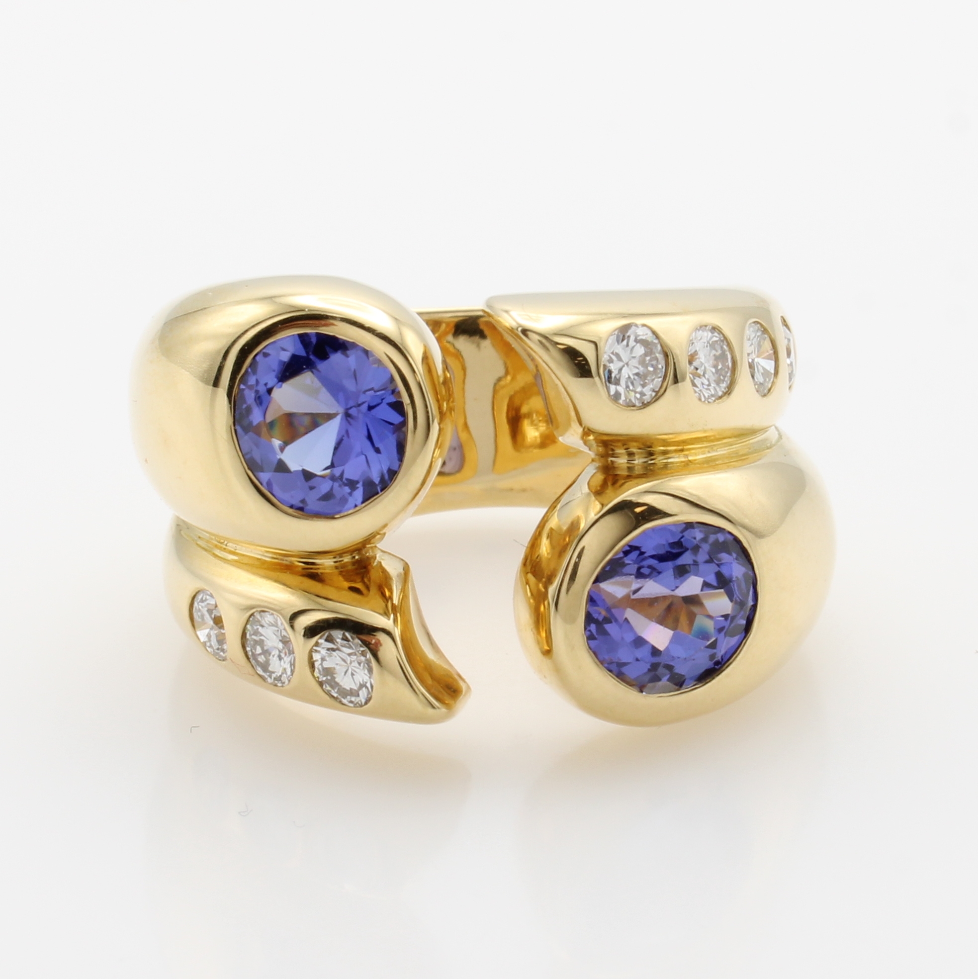 Image 27062856 - Ring mit Tansaniten und Brillanten, GG 750/ 000, 2 Tansanite zus. ca. 3.32 ct, 7 Brill. ...