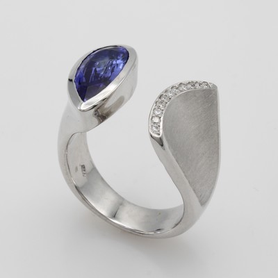 27062855a - Ring mit Tansanit und Brillanten, WG 750/000, z.T. matt., Tansanittropfen ca. 3.3 ct, ...