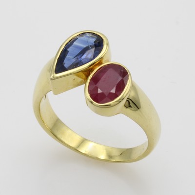 27062861a - Ring mit Farbsteinen, GG 585/000, ovaler Rubin ca. 1.49 ct, Saphirtropfen ca. 1.4 ct, RW ...