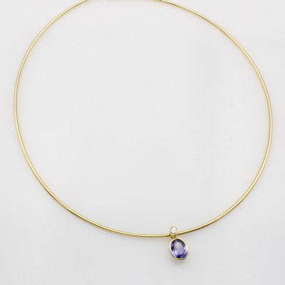 27062893a - Anhänger mit Tansanit und Brillant an Omega- reif, GG 585/000, ovaler Tansanit ca. 1.82 ...