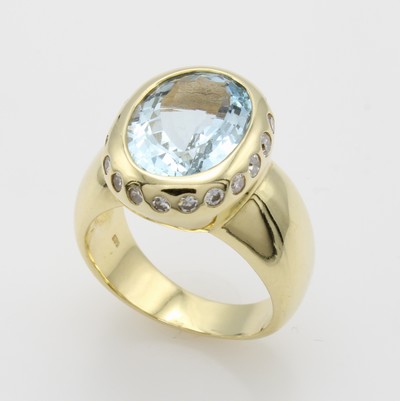 27062894b - Ring mit Aquamarin und Diamanten, GG 585/ 000, ovaler Aquam. ca. 5.12 ct, Diam. an ...